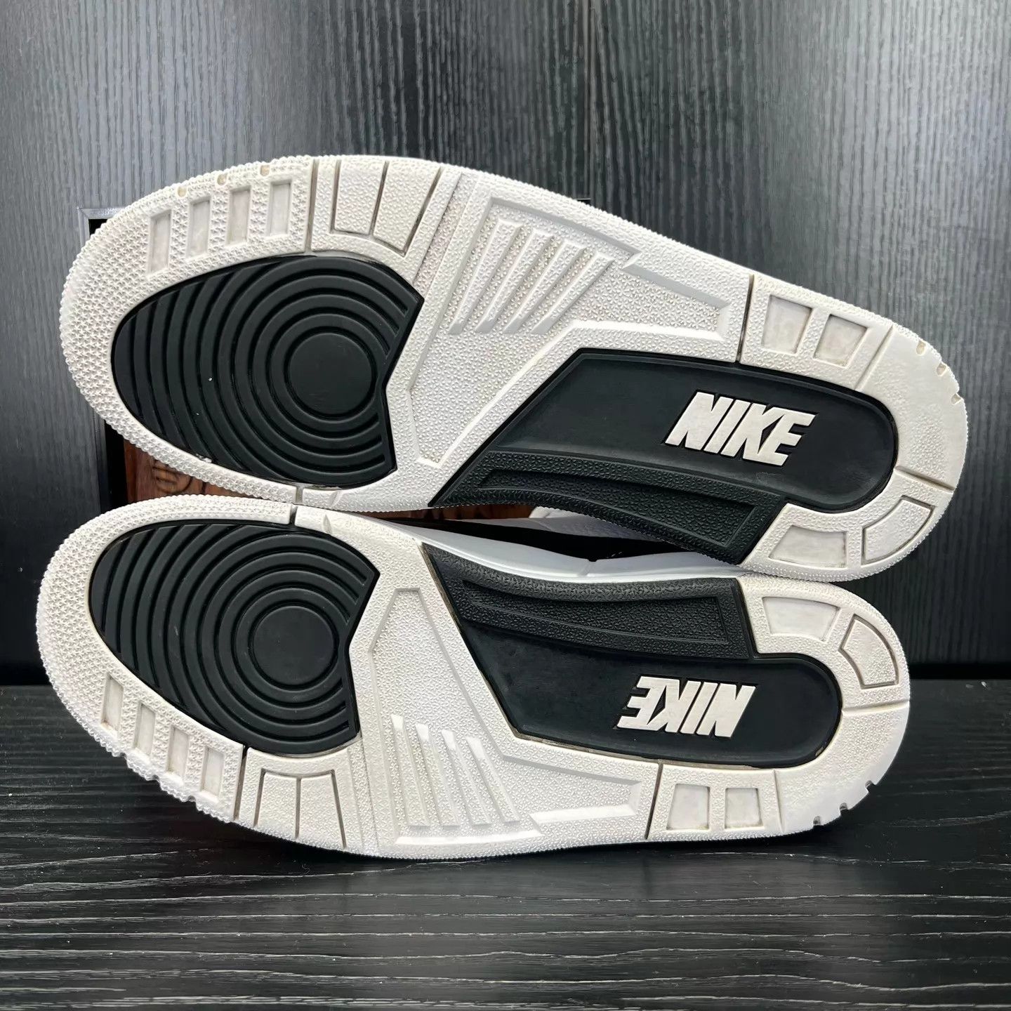 Fragment Design Fragment x AJ3 US 40.5 Near Mint OG Box Size US 7.5 / EU 40-41 - 3 Thumbnail