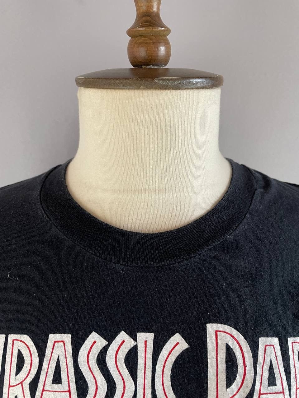 Vintage Jurassic Park Tee T Shirt 1993 Vintage Black Island Tour Size US L / EU 52-54 / 3 - 7 Thumbnail