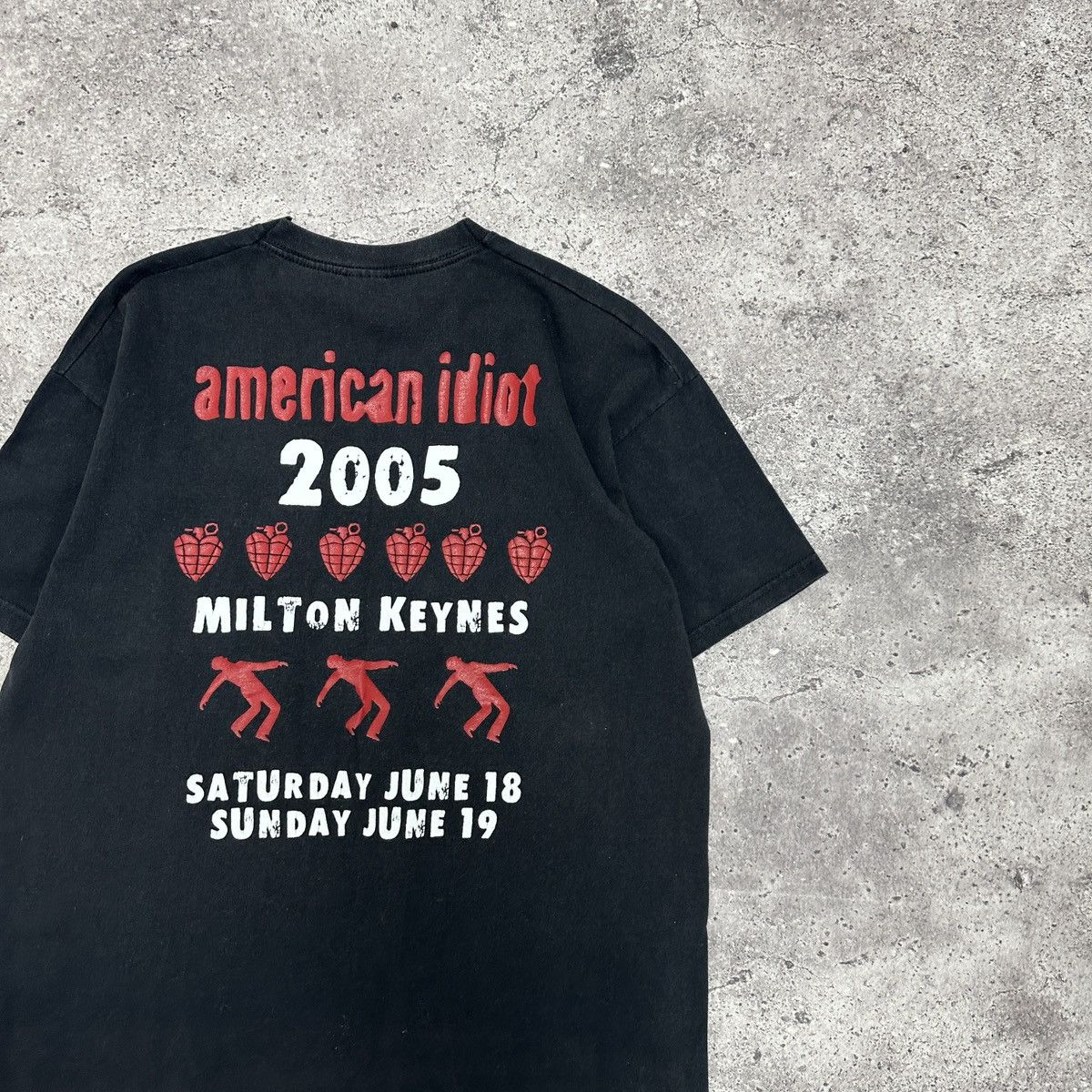 Band Tees Vintage 00s Green Day 2005 tee American Idiot 2 side print Size US M / EU 48-50 / 2 - 4 Thumbnail