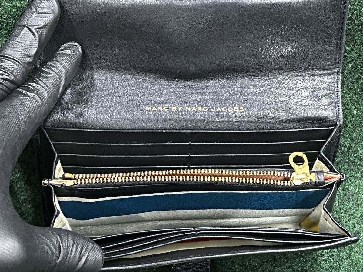 Marc Jacobs Vintage Marc by Marc Jacobs Twist Lock Long Wallet Size ONE SIZE - 3 Thumbnail