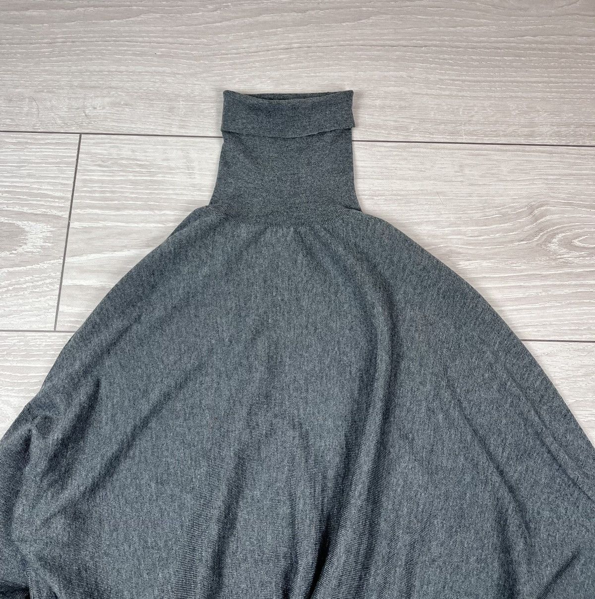 Acne Studios Acne Studios Grey Wool Asymetric Avante Garde Sweater Size S / US 4 / IT 40 - 2 Thumbnail