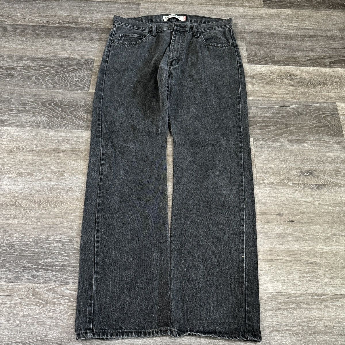 Levi's × StraightFaded × Vintage Vintage Y2K Levi’s 505 faded black wide leg jeans essential Size US 34 / EU 50 - 2 Thumbnail