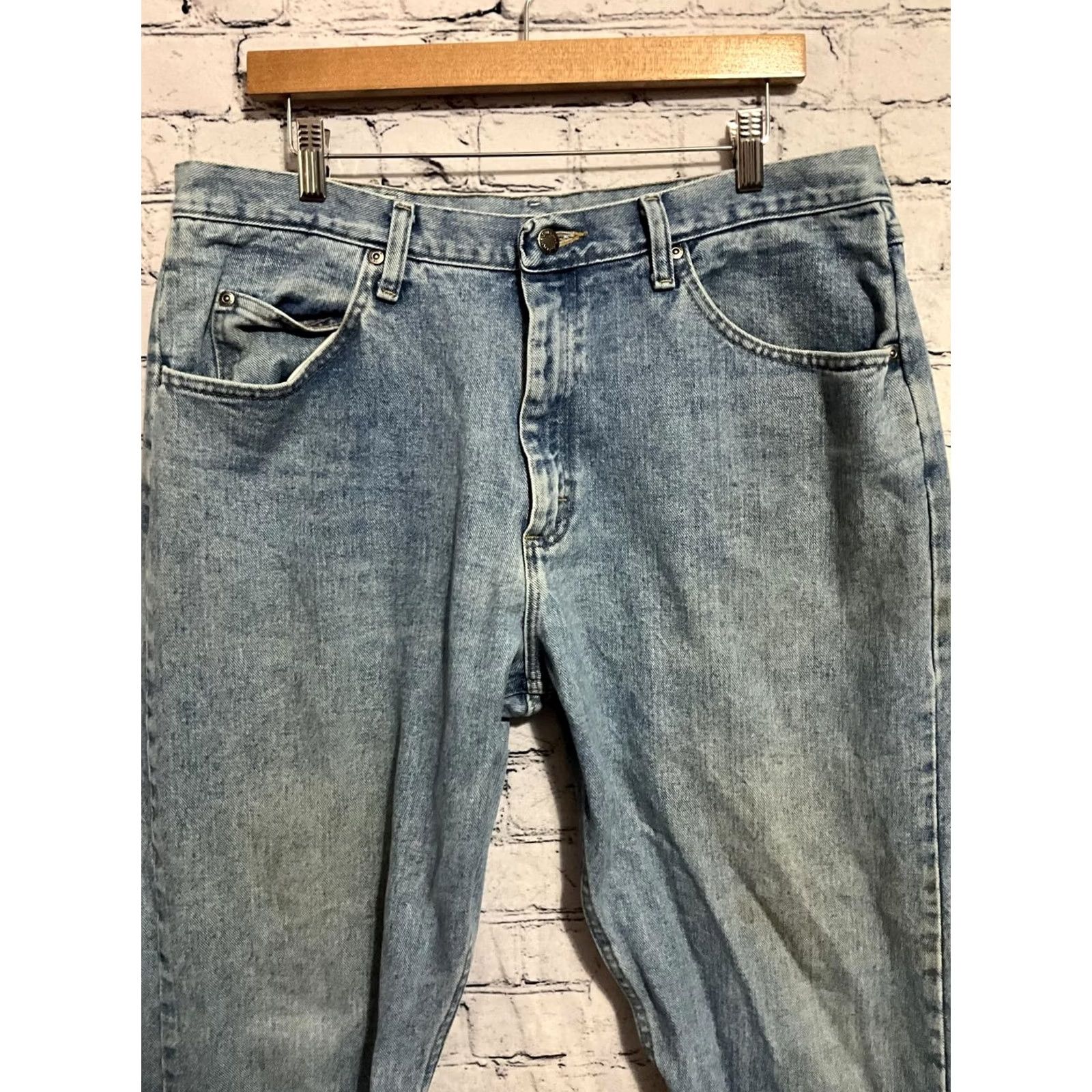 Wrangler Wrangler Jeans Relaxed Fit Men 36x34 Light Blue Denim Jeans Mens Regular 36 INseam Blue denim Size US 36 / EU 52 - 4 Thumbnail