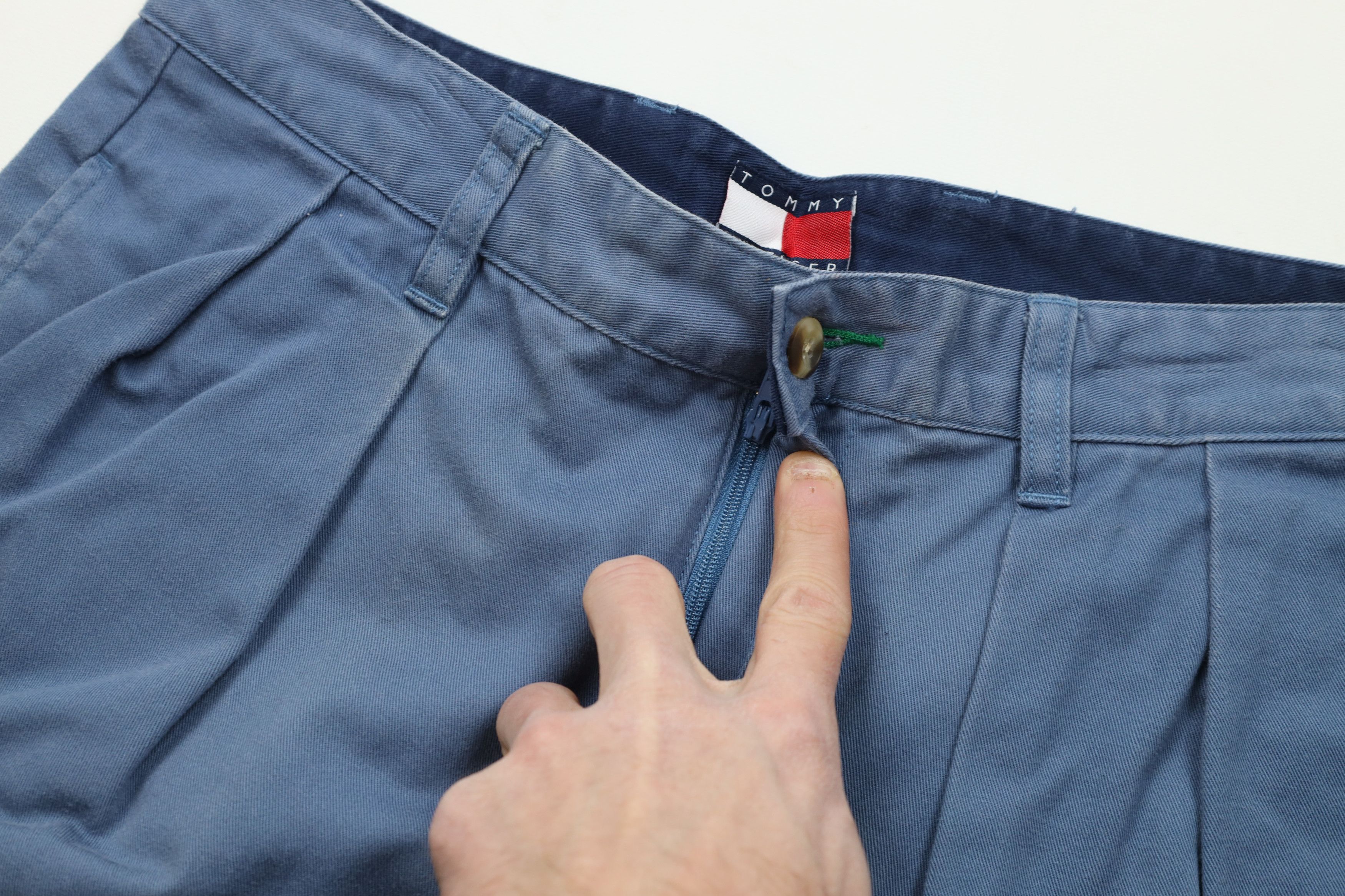 Tommy Hilfiger Vintage 90s Tommy Hilfiger Above Knee Golf Chino Shorts Blue Size US 30 / EU 46 - 5 Thumbnail