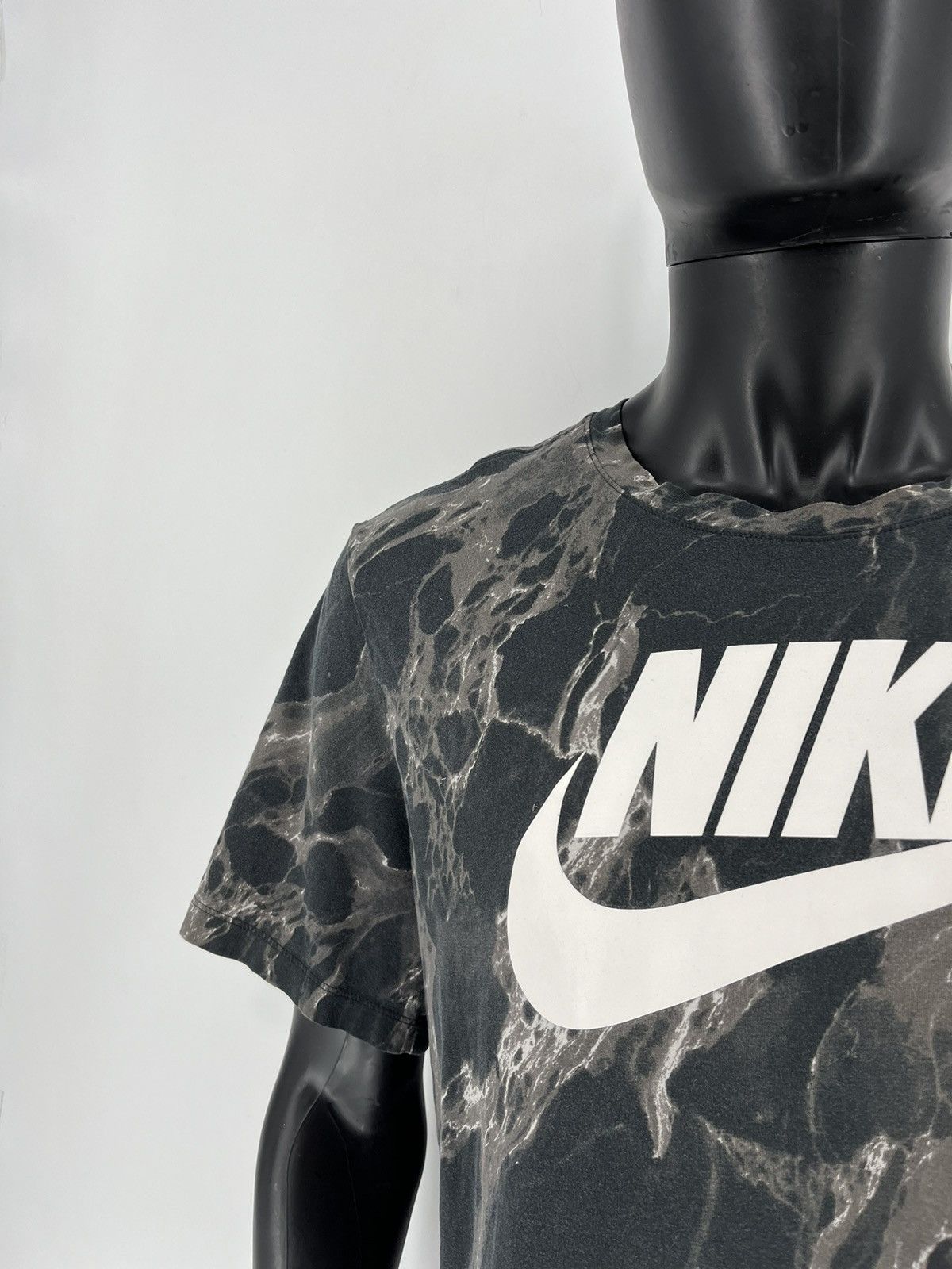 Nike × Vintage Nike Vintage Fire T-Shirt Y2K Nike Big Swoosh Streetwear Size US XL / EU 56 / 4 - 6 Thumbnail