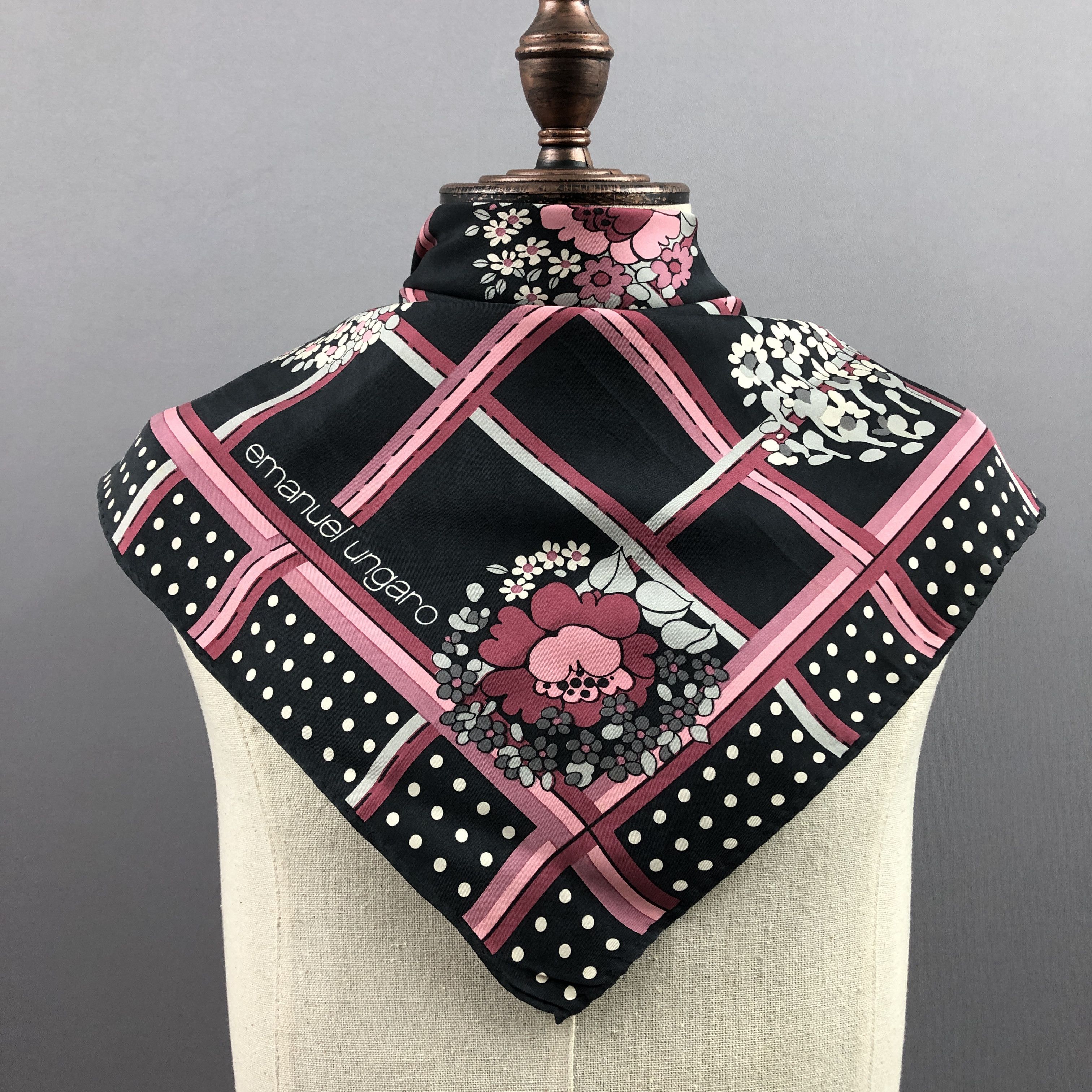 Emanuel Ungaro × Vintage Vintage Emanuel Ungaro SILK Scarf Twill Stole Wraps Scarves Size ONE SIZE - 1 Thumbnail