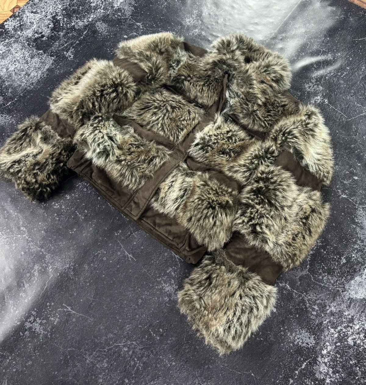 Vintage Cropped Vintage fluffy Faux Fur bomber jacket Size M / US 6-8 / IT 42-44 - 3 Thumbnail