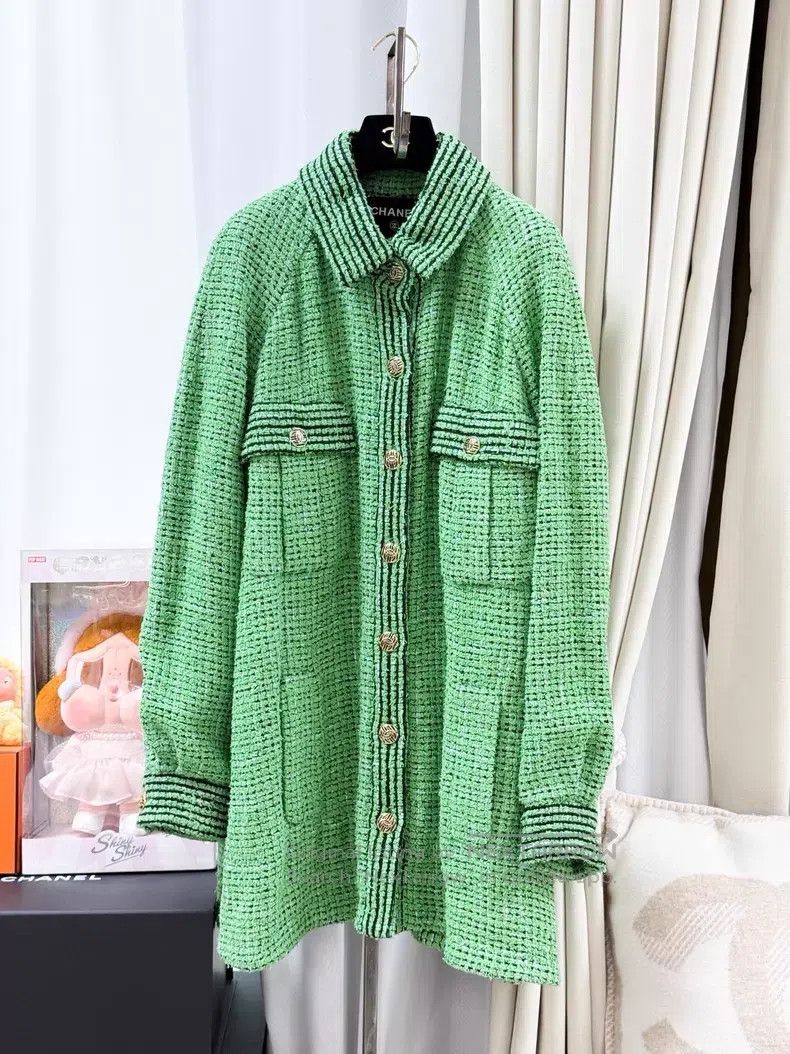 Chanel Chanel Plaid tweed two-pocket long-sleeved knitted jacket Size M / US 6-8 / IT 42-44 - 1 Thumbnail
