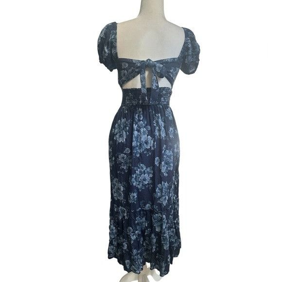 Hollister Hollister & Co Sadie Dark Blue Smocked Navy Blue Floral Dres Size S / US 4 / IT 40 - 3 Thumbnail