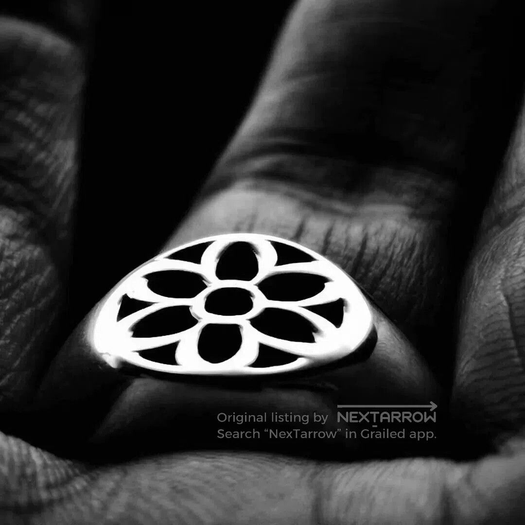 GOOD ART HLYWD good art classic hollow cherry blossom ring. Size ONE SIZE - 1 Thumbnail