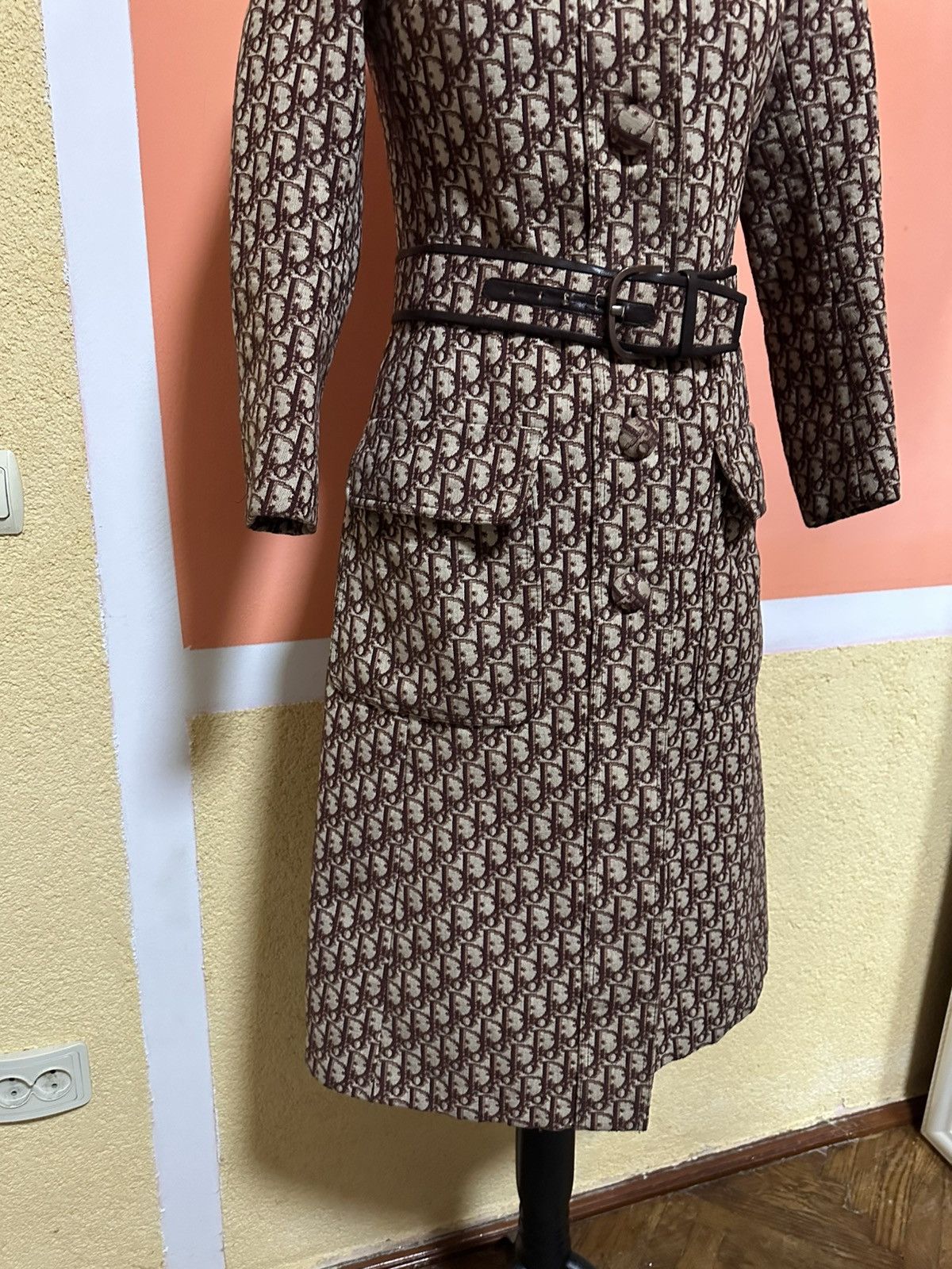 Christian Dior Monsieur Christian Dior by Marc Bohan 1970's Trotter Logo Print trenc Size XL / US 12-14 / IT 48-50 - 3 Thumbnail