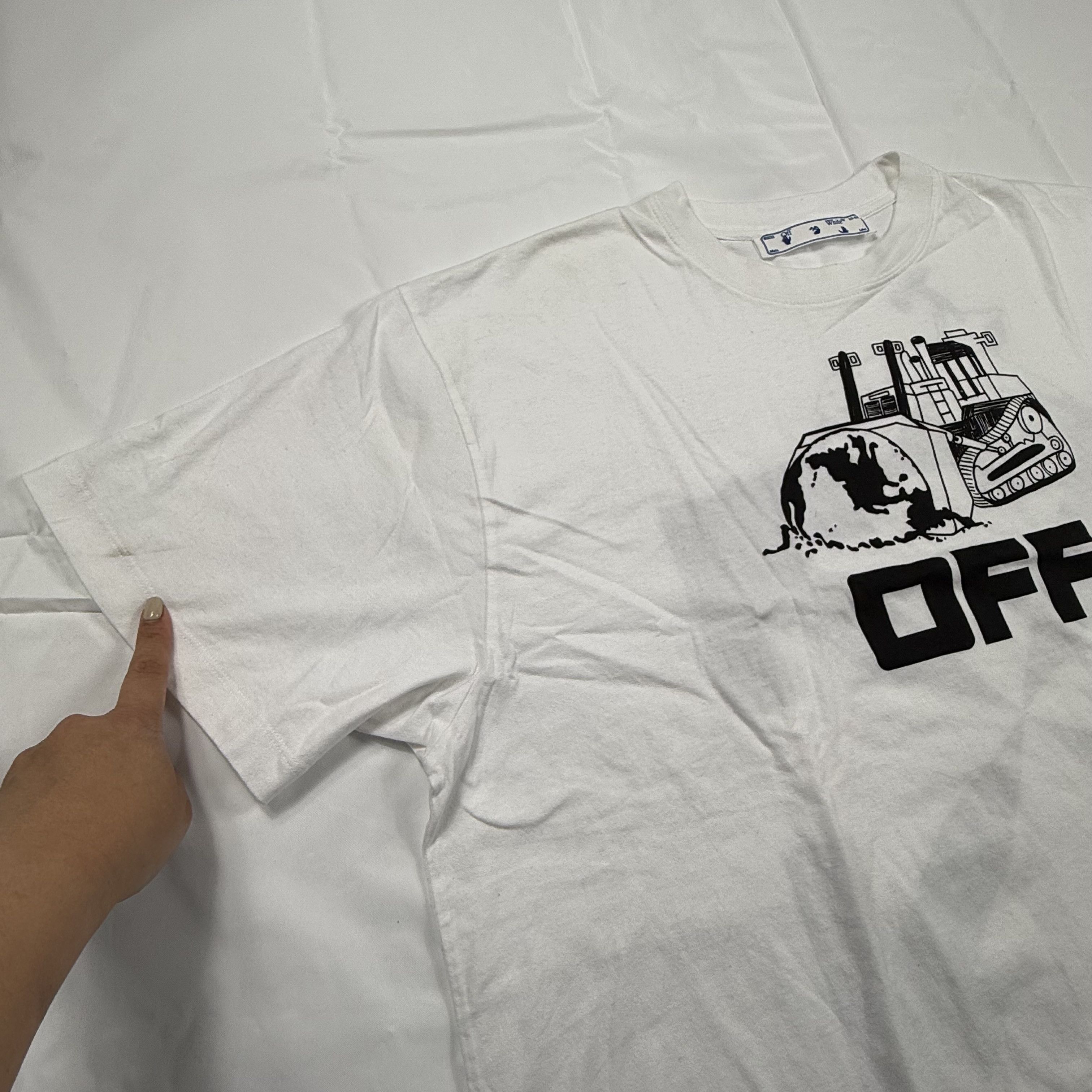 Off-White Off-White Bulldozer Globe Arrows Graphic T-Shirt White Size US L / EU 52-54 / 3 - 5 Thumbnail