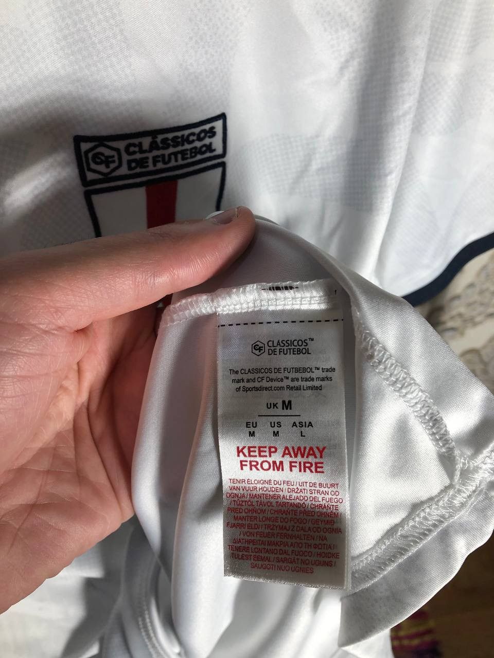 Vintage VERY RARE ENGLAND RETRO CLASSICOS DE FUTEBOL JERSEY Y2K 90s Size US M / EU 48-50 / 2 - 5 Thumbnail