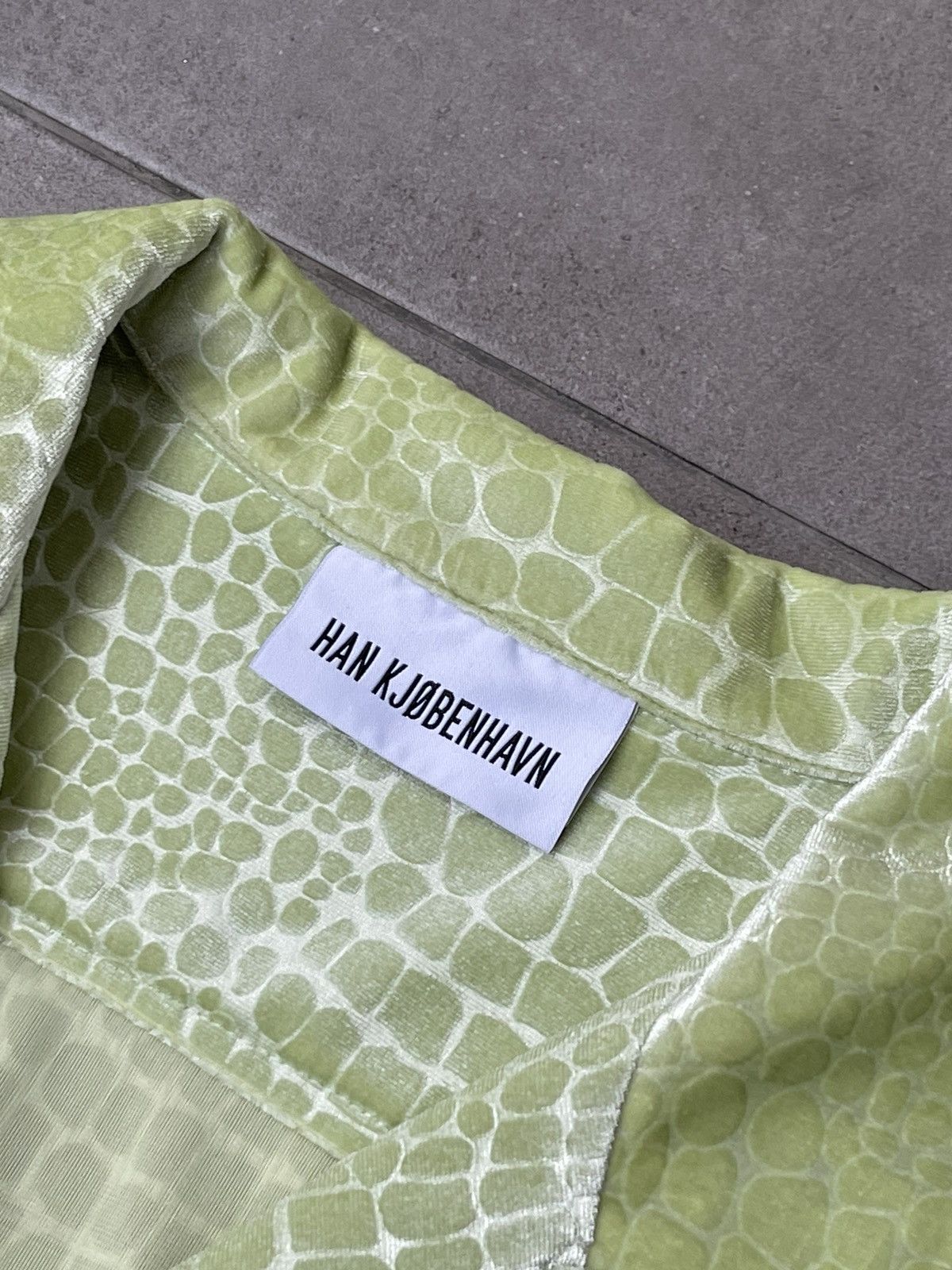 Han Kjobenhavn !DS! SS21 Han Kjobenhavn Pale Green Croc Skin Summer Shirt Size US M / EU 48-50 / 2 - 20 Thumbnail
