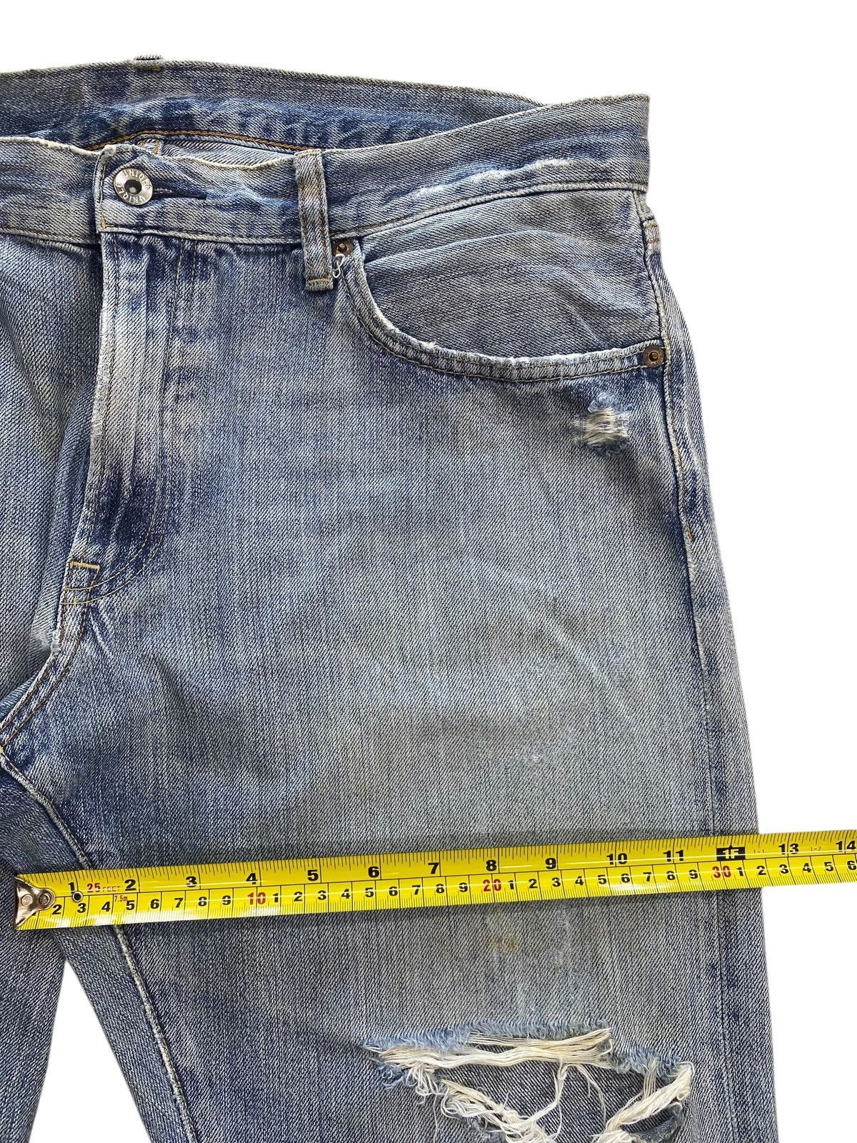 Uniqlo Uniqlo Light Wash Ripped Style Baggy Jeans Size US 36 / EU 52 - 7 Thumbnail