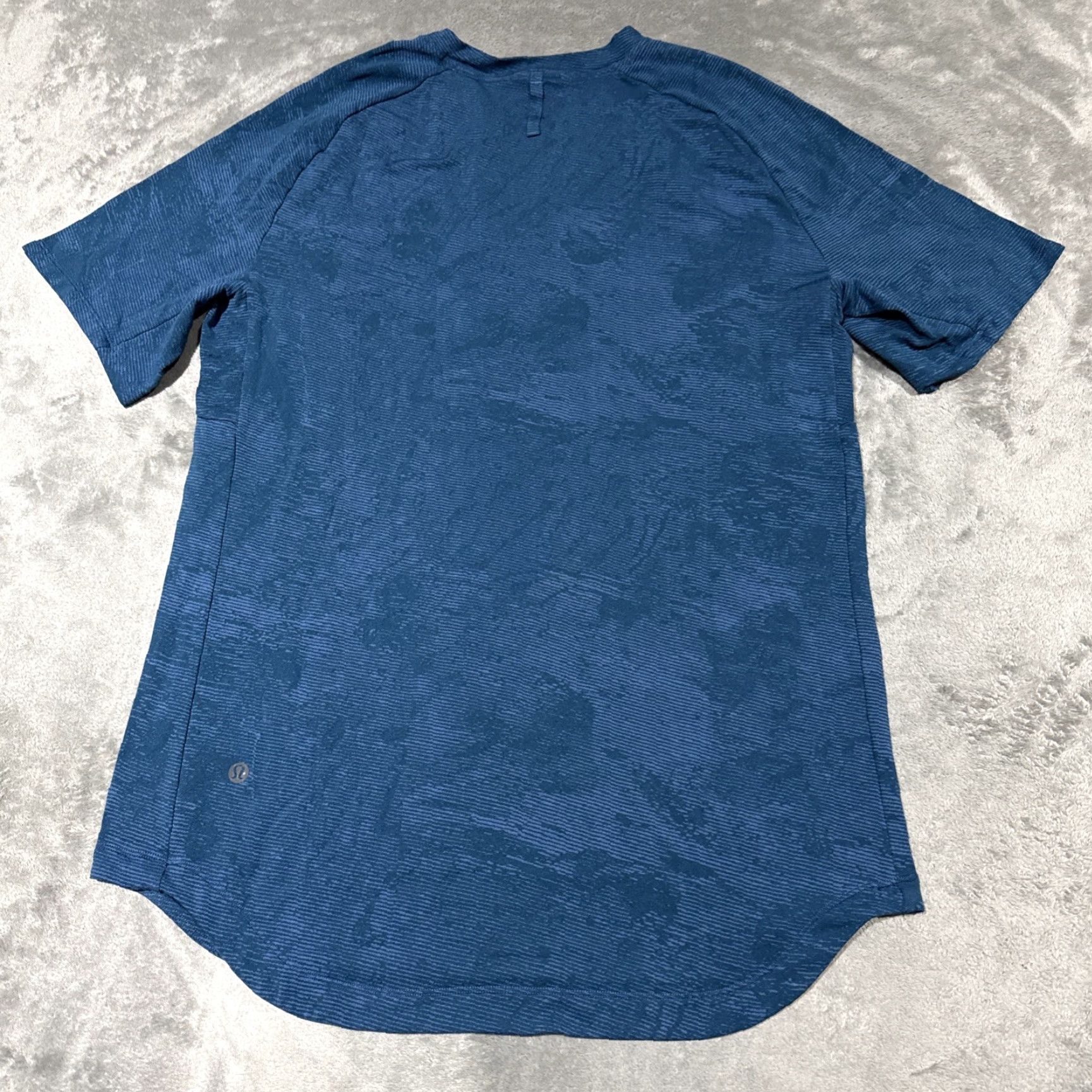 Lululemon Lululemon Shirt Mens Medium Blue Camo Drysense Short Sleeve Gym Athleisure Size US M / EU 48-50 / 2 - 6 Thumbnail