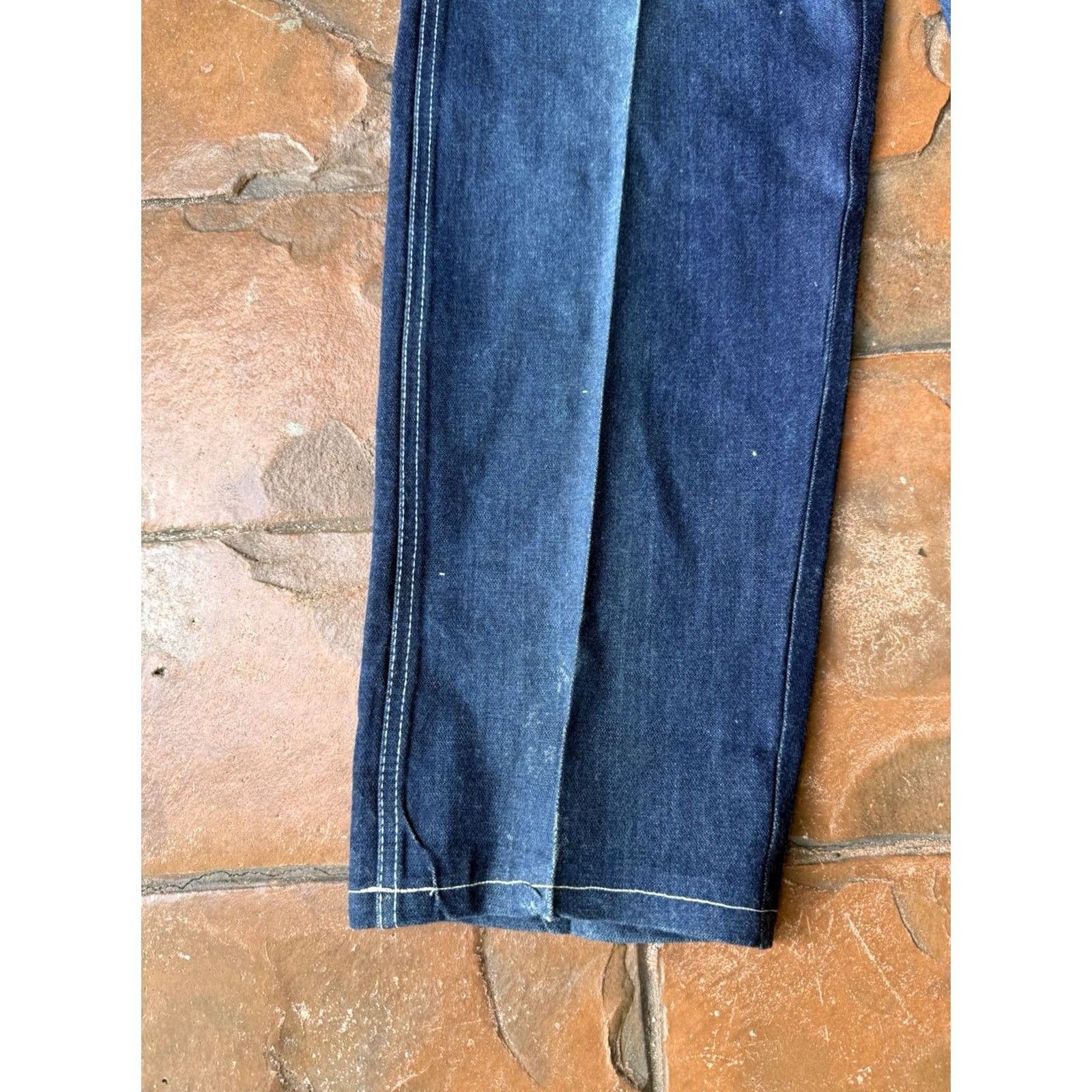 Vintage VINTAGE Andre De Leure Jeans Men 33x31 Straight Denim Blue 90s Mens Jeans Straight Leg Dark Wash Embroidered Pockets Size US 33 - 7 Thumbnail