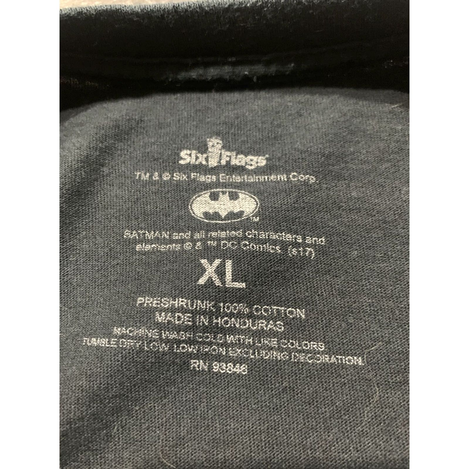 Vintage VINTAGE Six Flags Batman Joker Graphic T-Shirt Men XL Black Theme 90s Size US XL / EU 56 / 4 - 7 Thumbnail