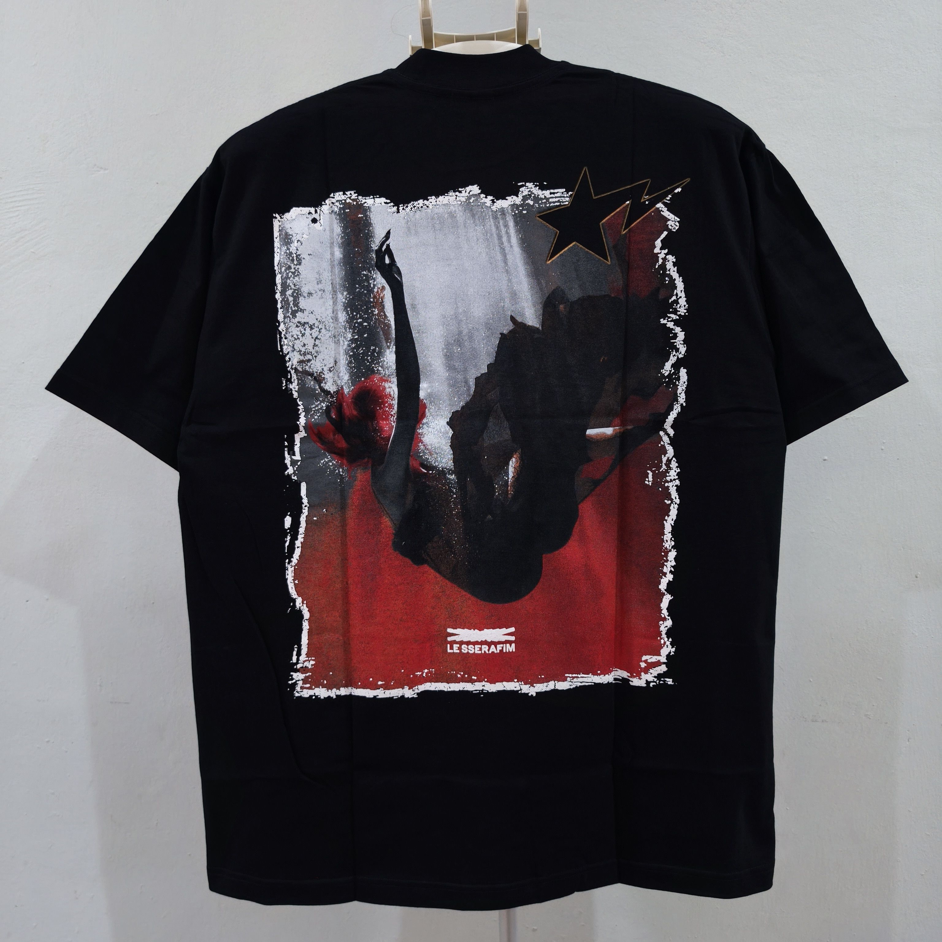 Rap Tees Le Sserafim Huh Yun-Jin Fall T-shirt Size US XL / EU 56 / 4 - 8 Thumbnail