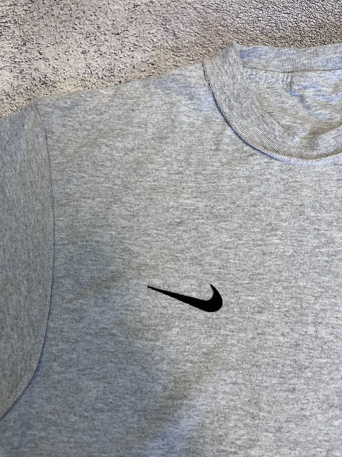 Nike Vintage Nike T-Shirt Gray M Embroidered Black Swoosh Logo Size US M / EU 48-50 / 2 - 9 Thumbnail