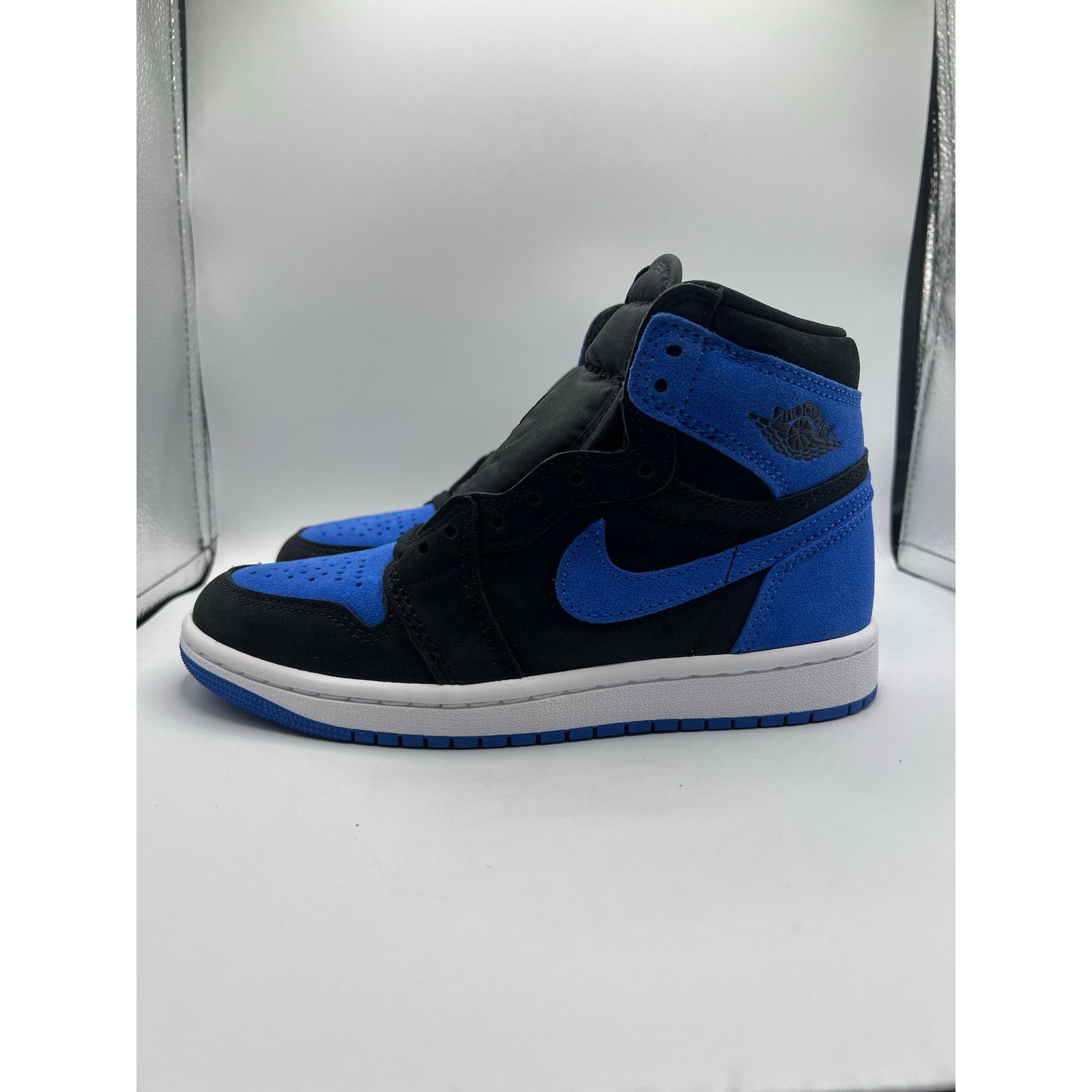 Jordan Brand Air Jordan 1 Retro High OG “Royal Reimagined” size 4 men Size US 5.5 / IT 35.5 - 1 Thumbnail