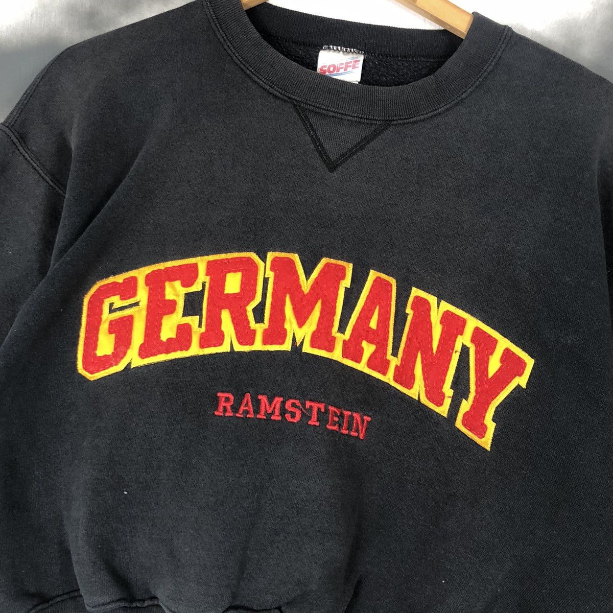 Soffe × Vintage Vintage Germany Spellout Croptop Sweatshirt Size M / US 6-8 / IT 42-44 - 2 Thumbnail
