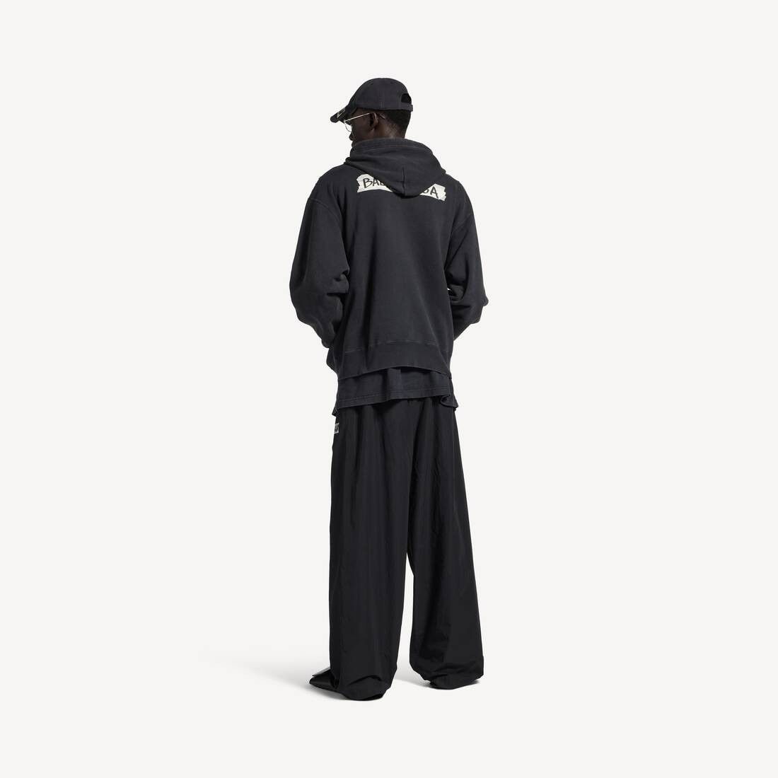 Balenciaga os11x0326 Masking Tape Oversized Zip-Up Hoodie Faded Black Size US L / EU 52-54 / 3 - 4 Thumbnail
