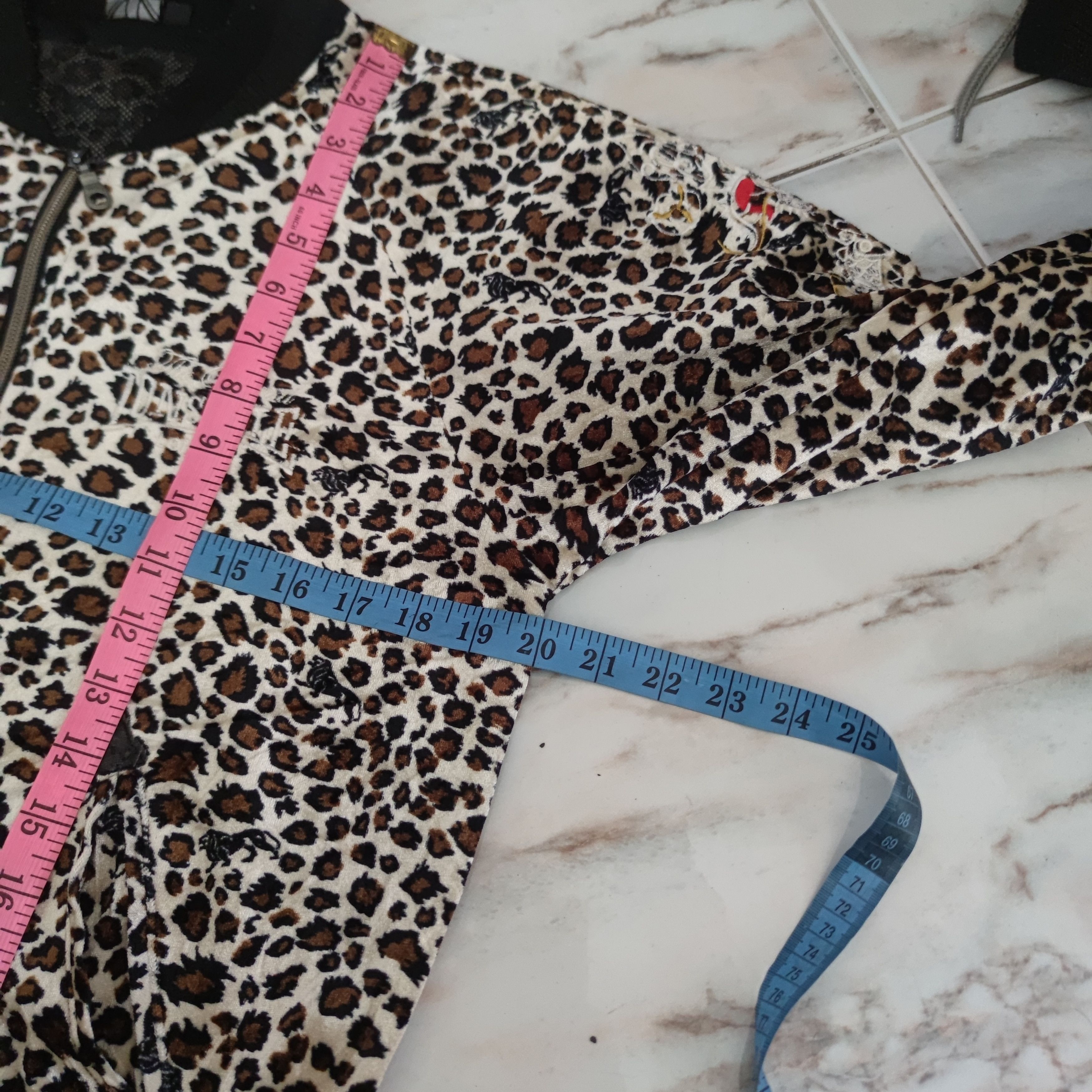 Lonsdale LONSDALE LONDON LEOPARD SUKAJAN DRAGON SIZE L FITS S-M Size US L / EU 52-54 / 3 - 21 Thumbnail
