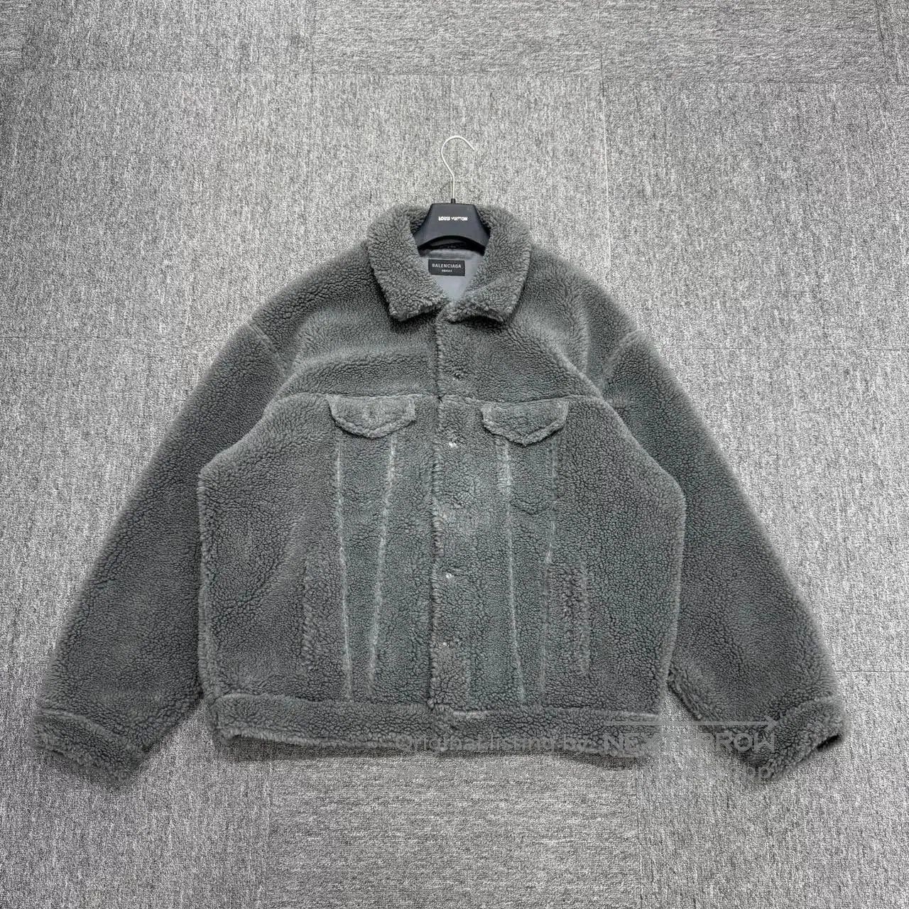 Balenciaga balenciaga gray teddy coat size 1. Size US L / EU 52-54 / 3 - 1 Thumbnail