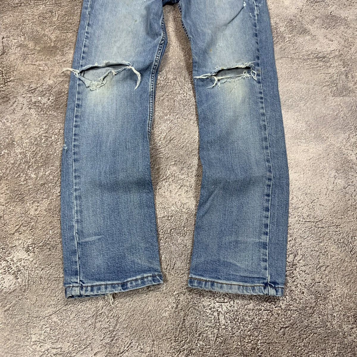 Vintage Vintage 90s Levis Faded Distressed Jeans Grunge Skate 32 Size US 32 / EU 48 - 3 Thumbnail