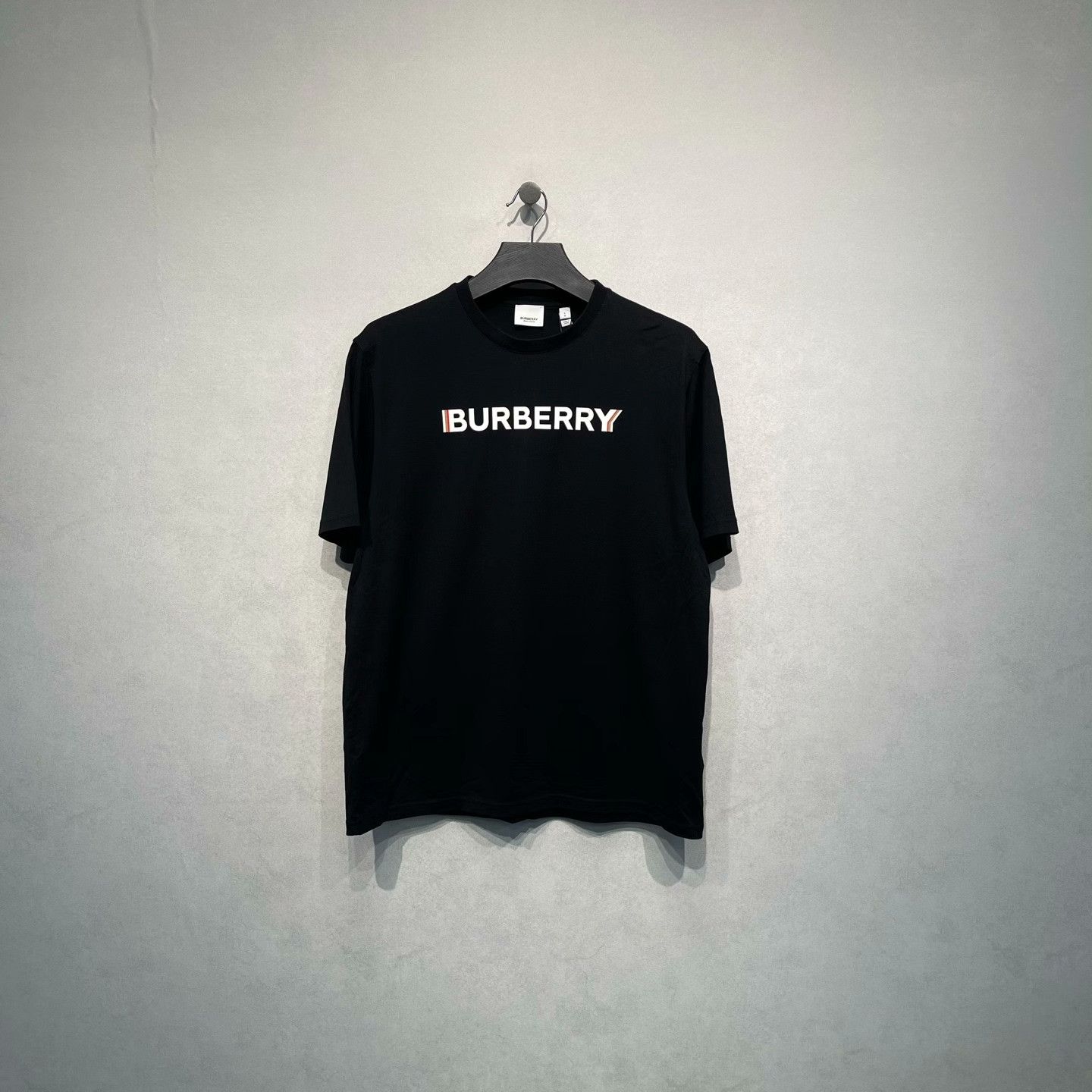 Burberry Burberry Logo Print T-Shirt L Size US L / EU 52-54 / 3 - 1 Thumbnail