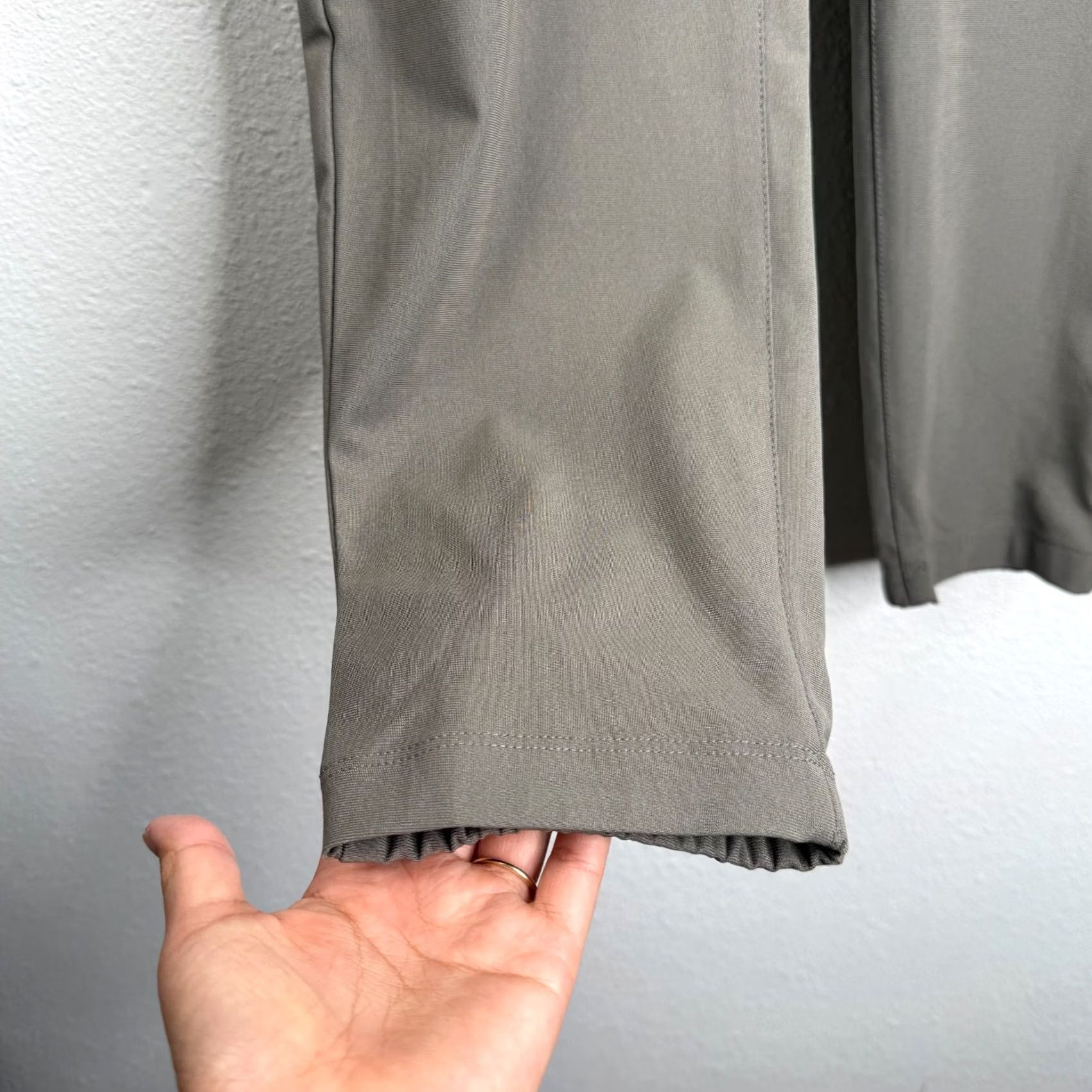 Cuts Cuts Clothing AO Joggers Mens XL Gray Tapered Leg Performance Drawstring? (Note: Original includes Elastic Waist, Flat Front, Zip, Polyester) Size US 34 / EU 50 - 5 Thumbnail