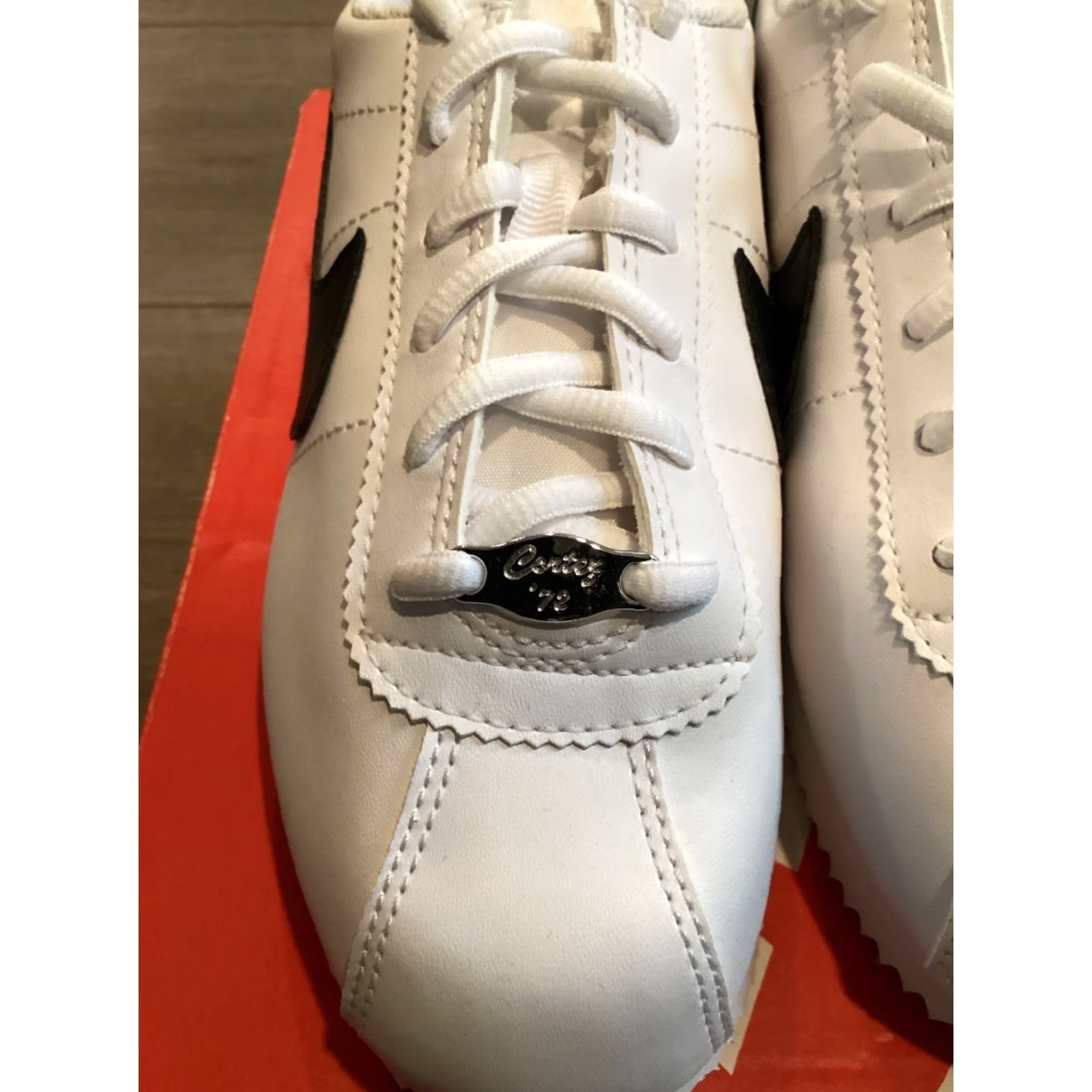 Nike Nike Cortez Basic Leather Sneaker Men White Black 904764-102 Size 4.5 GS US 4.5 Lower Top Lace Up Size US 7 / EU 40 - 3 Thumbnail