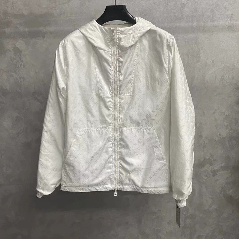 Louis Vuitton louis vuitton White pin full printed logo assault jacket 25 Size US M / EU 48-50 / 2 - 3 Thumbnail