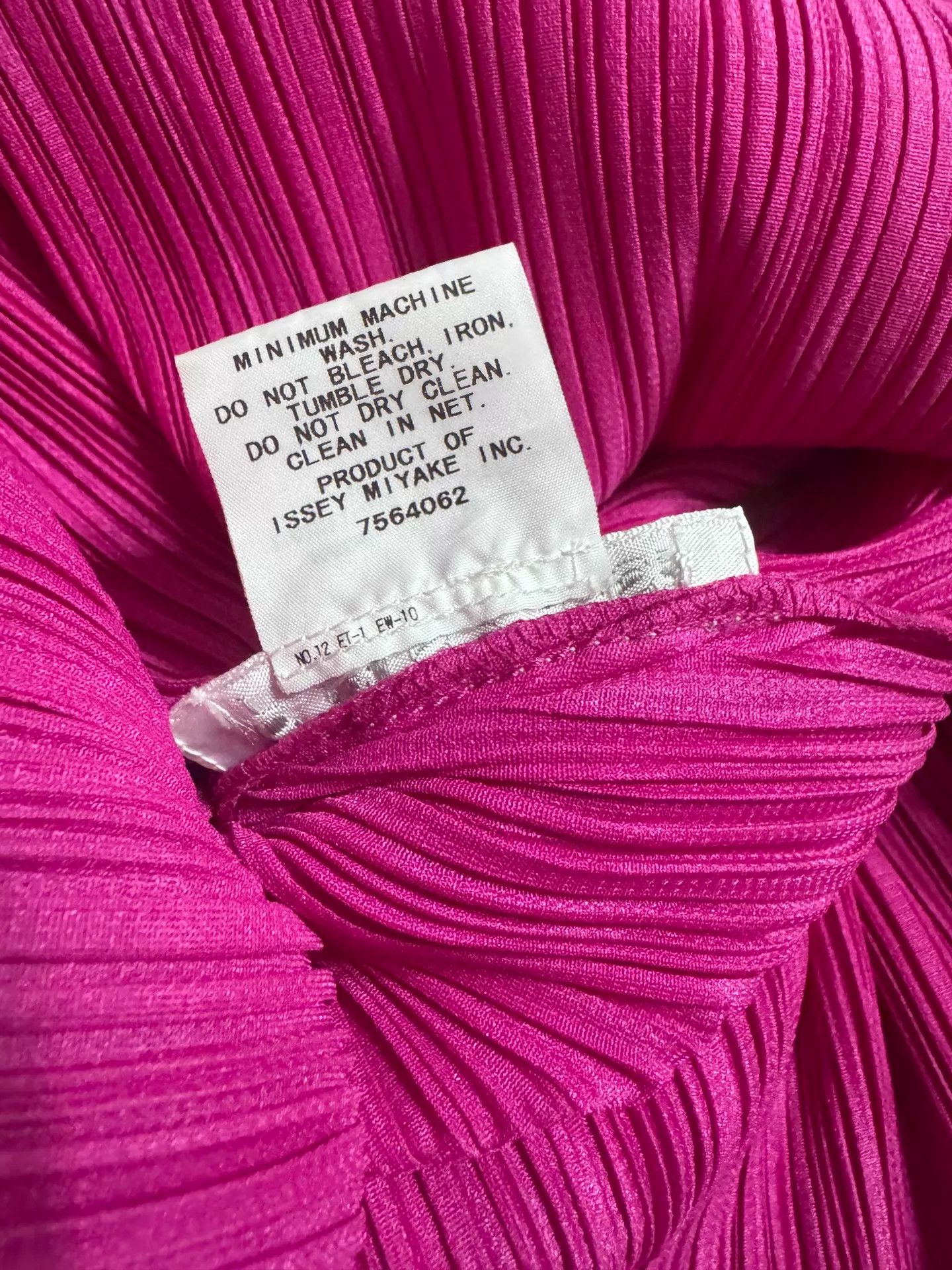 Issey Miyake Issey Miyake PP Magenta Short-Sleeve Long Top 3 Size L / US 10 / IT 46 - 3 Thumbnail