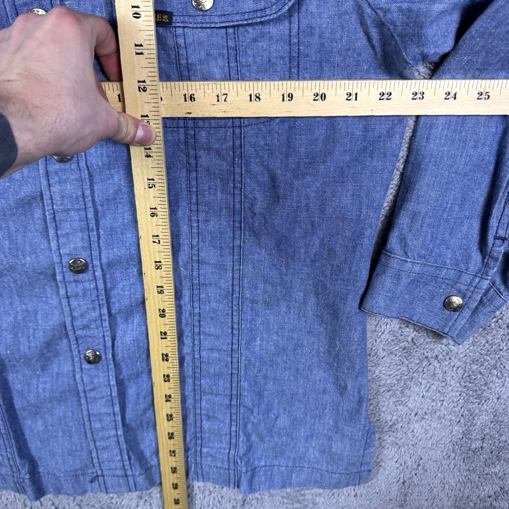 Lee VINTAGE Lee Denim Jacket Men L Workwear Utility Chore West Cal. 45 Dagger Collar Jacket Mens blue denim 80s USA Bomber Pockets Shirt Size US L / EU 52-54 / 3 - 7 Thumbnail