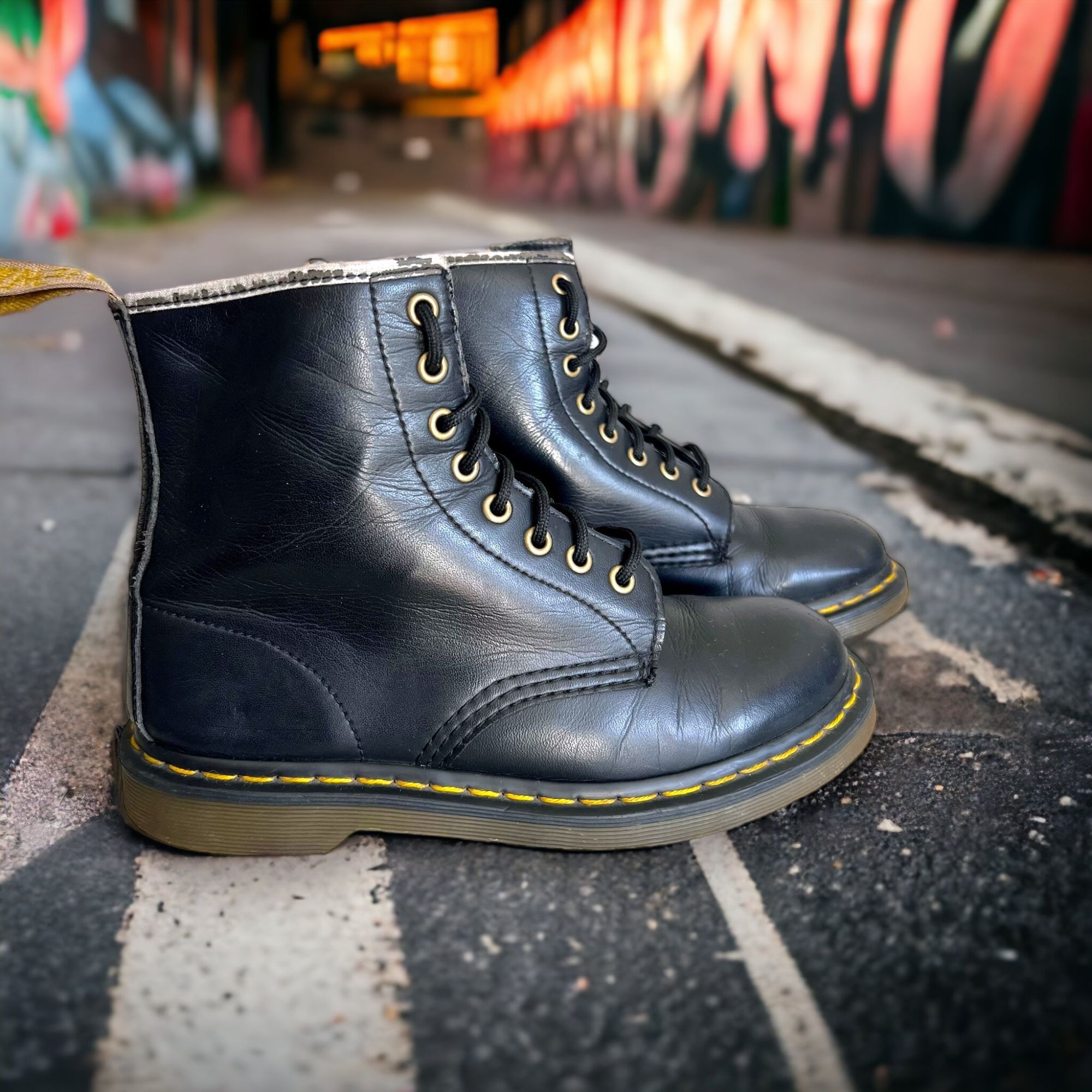 Dr martens 14045 hot sale