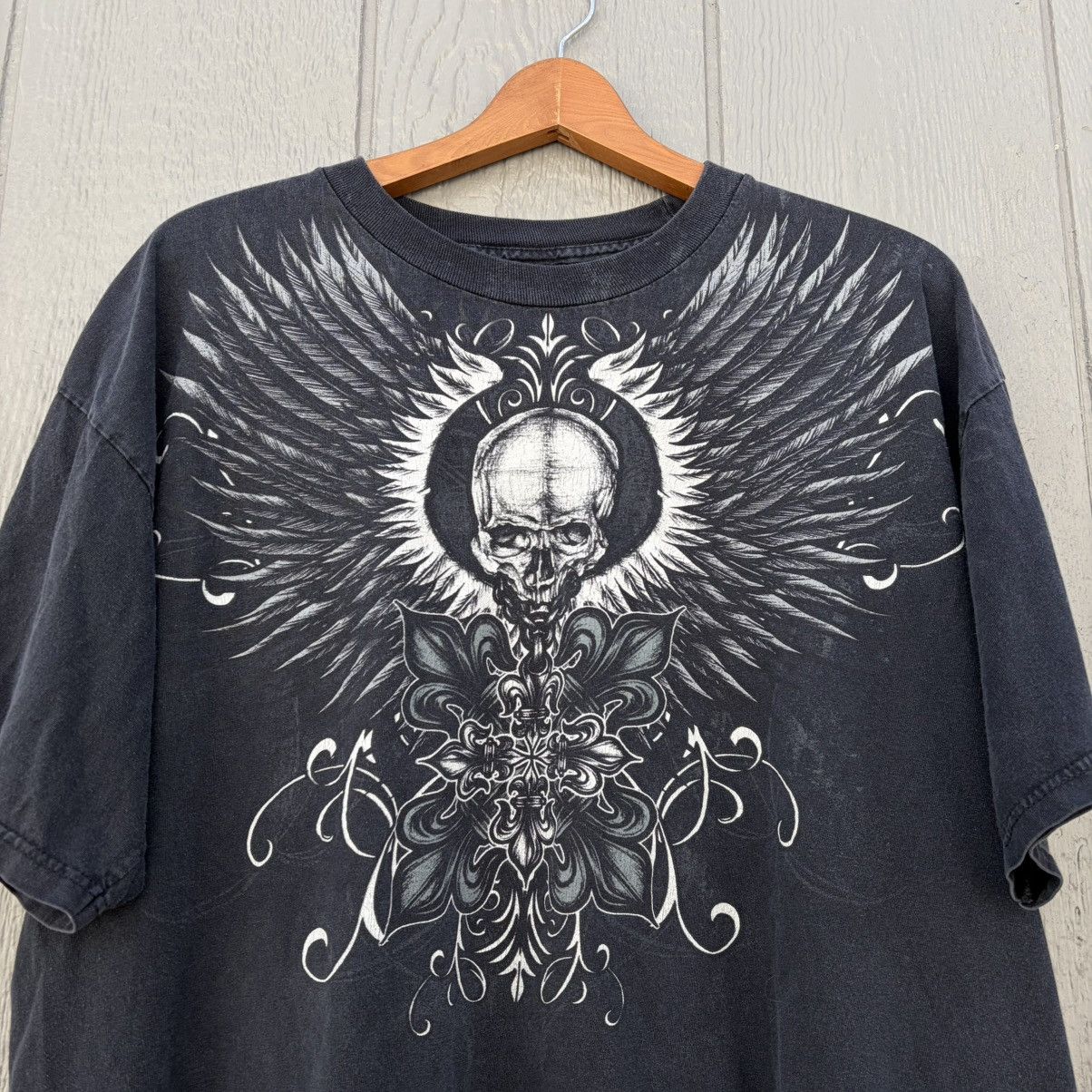 Vintage Vintage Y2K Skull with Wings affliction style T-shirt Size US XL / EU 56 / 4 - 2 Thumbnail