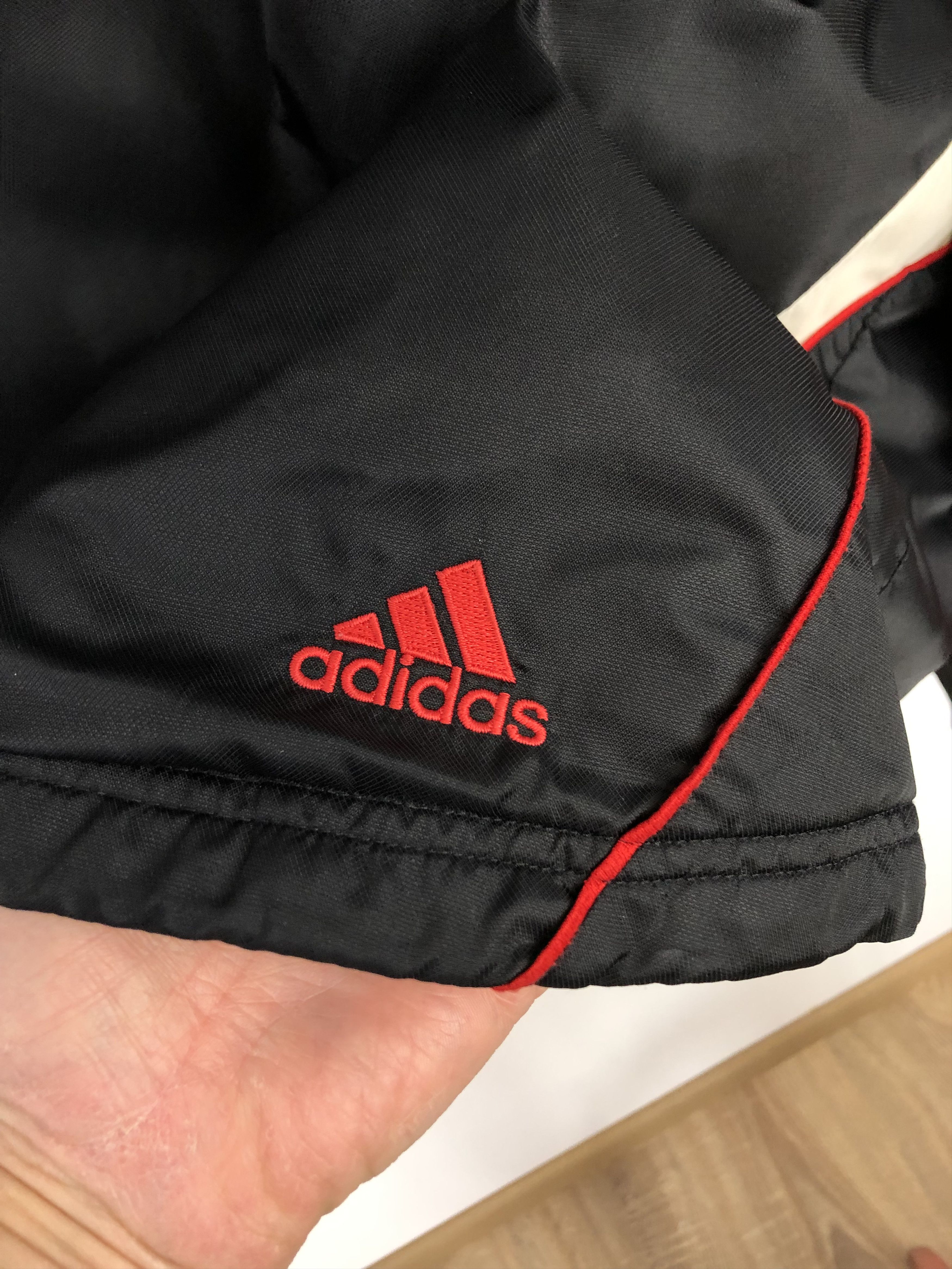 Adidas Vintage Adidas Liverpool Football Jacket Soccer Warm Bomber Size US L / EU 52-54 / 3 - 9 Thumbnail