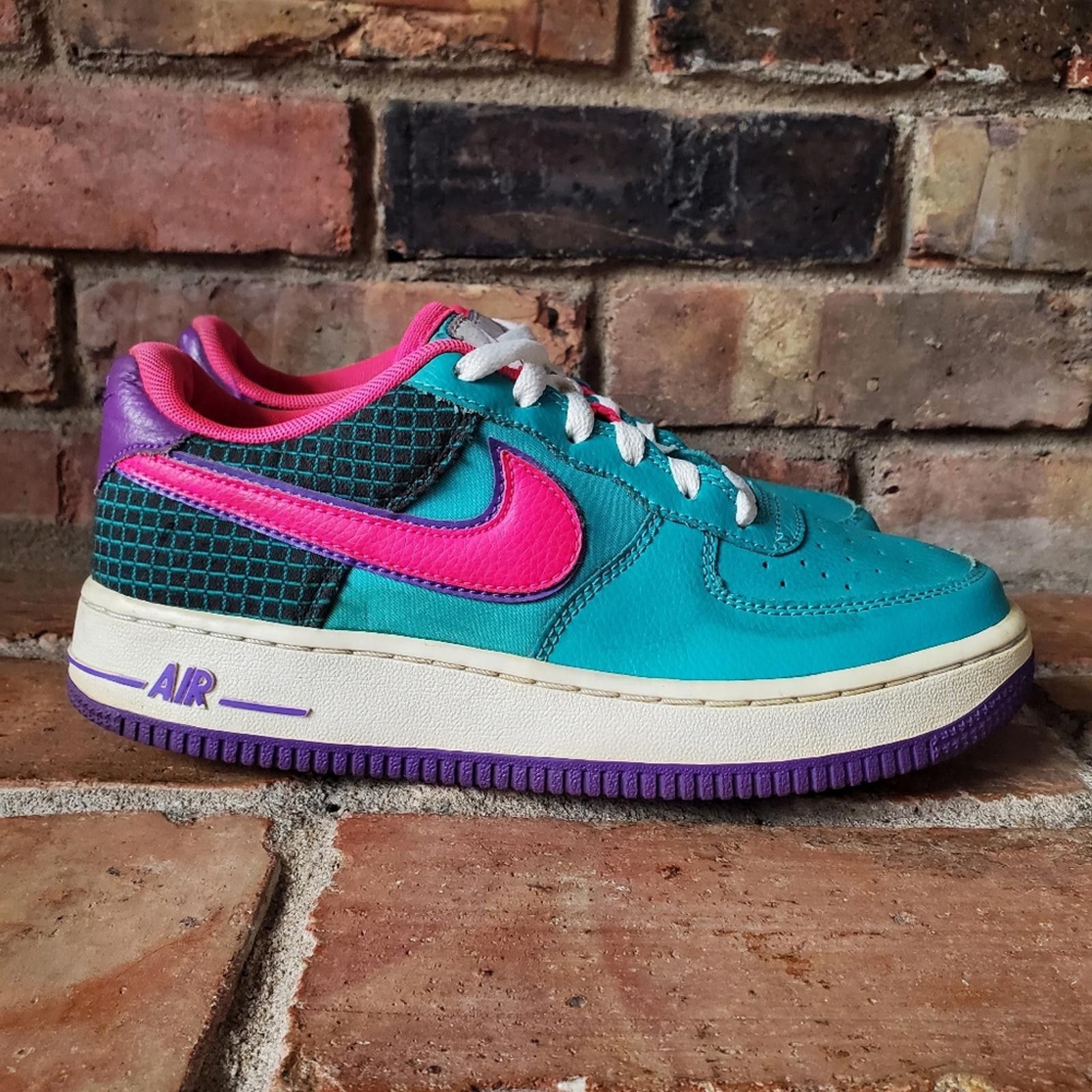 Nike Nike Teal and Pink Athletic Shoes Size US 6.5 / IT 36.5 - 8 Thumbnail