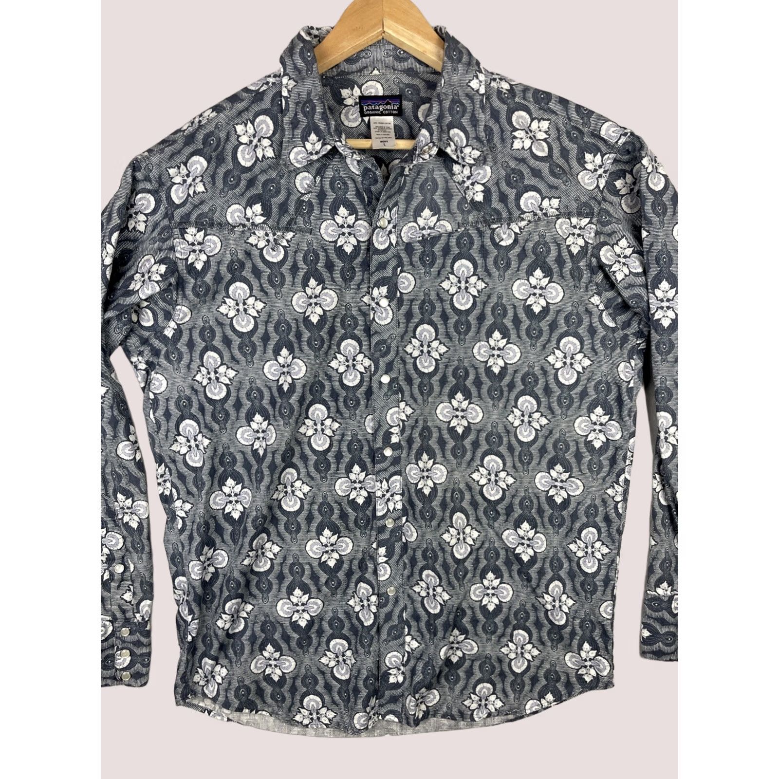 Patagonia VINTAGE Patagonia Rhythm Shirt Mens L Blue White Western Pearl Snap Cowboy Shirt Size US L / EU 52-54 / 3 - 1 Thumbnail