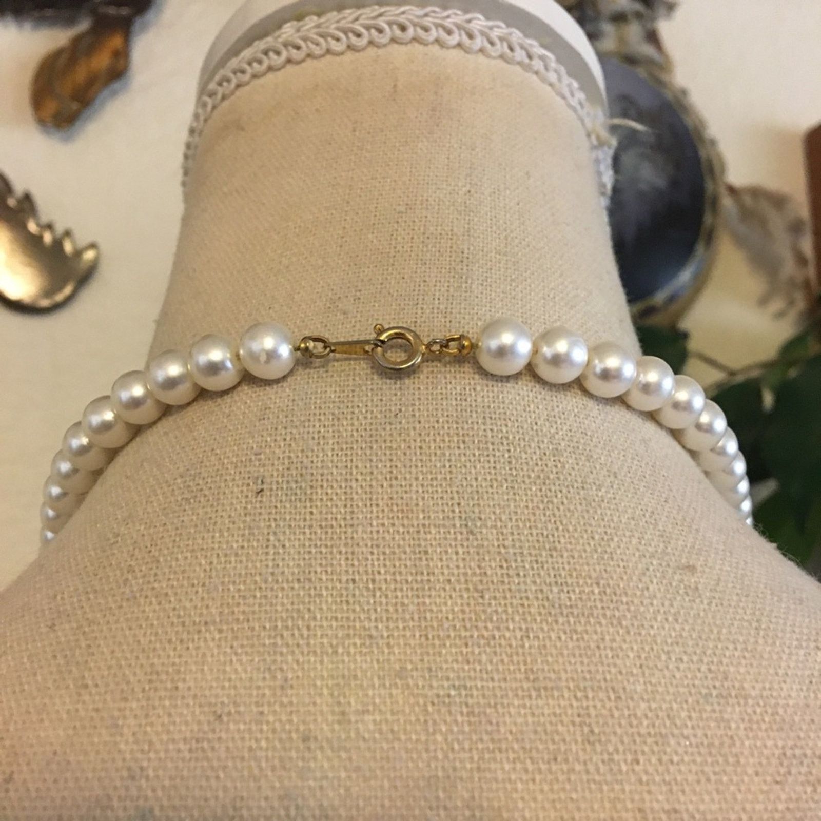 Vintage Vintage high shine white plastic pearl necklace Size ONE SIZE - 5 Thumbnail