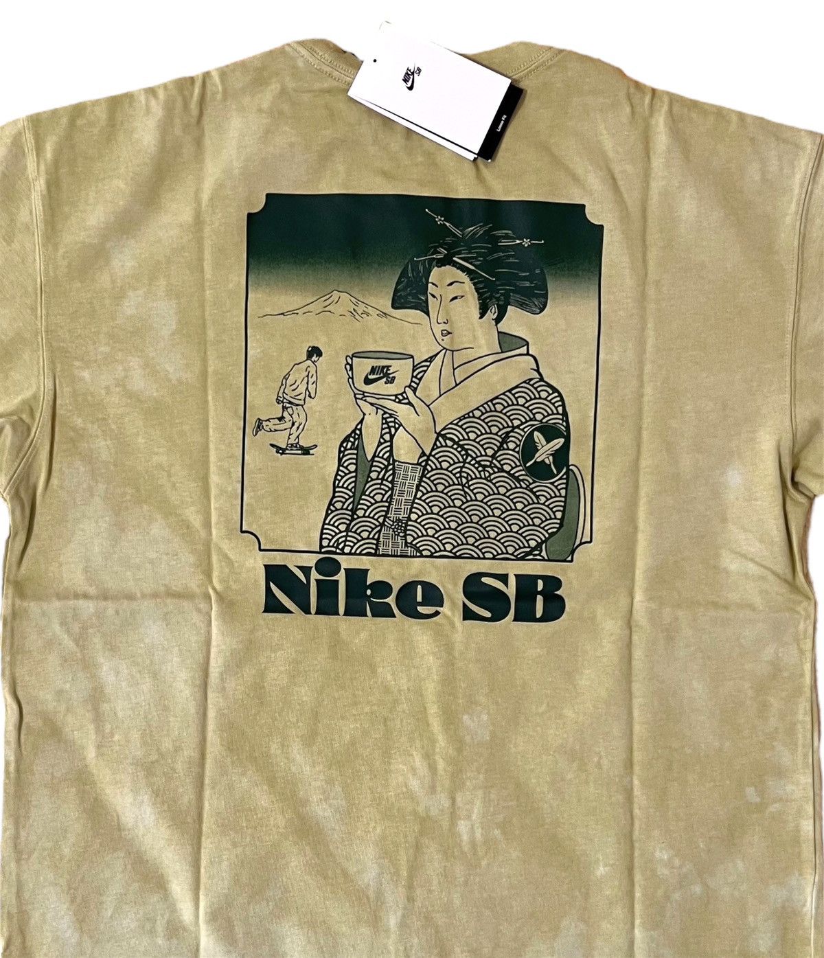 Nike SB Nike SB Yuto Horigome Tee Olive Aura matcha gheisa Japan Size US M / EU 48-50 / 2 - 1 Thumbnail