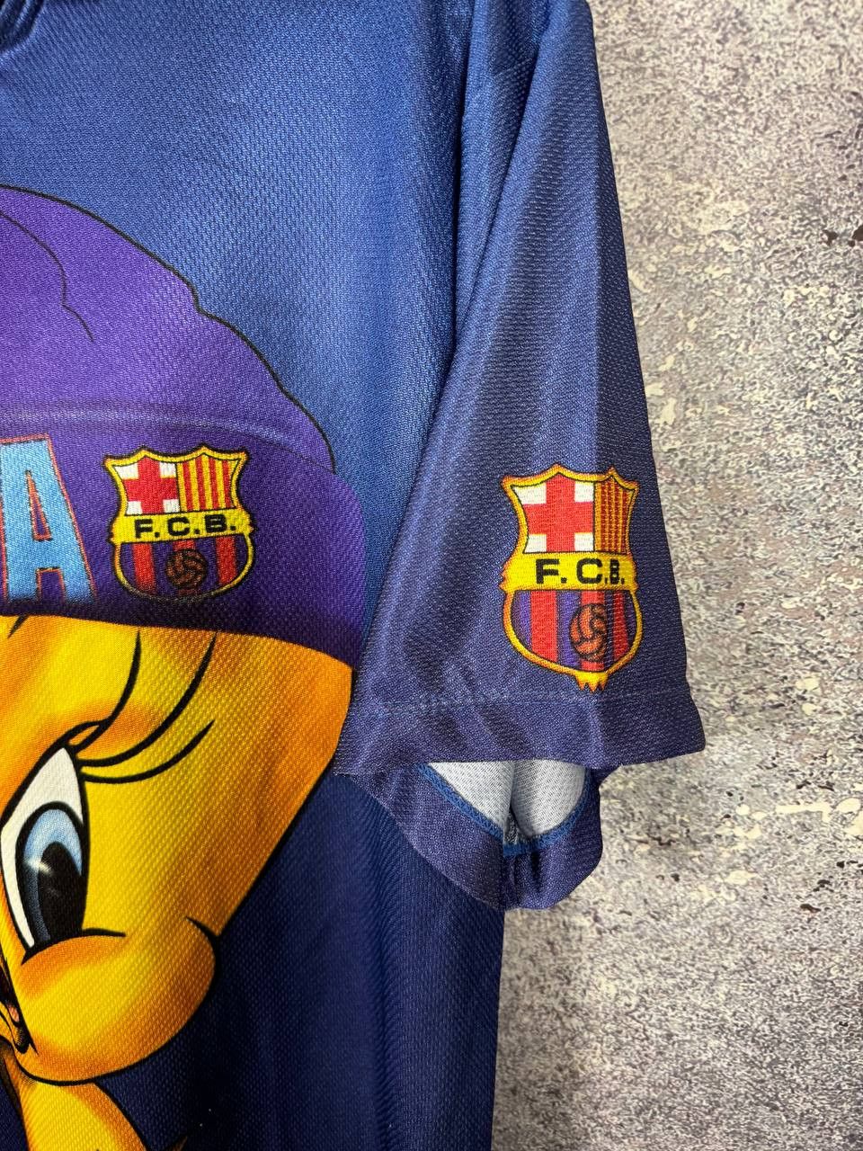 Warner Bros 90's Tweety Bird Barcelona 1998 Jersey Single Stitch Large Size US L / EU 52-54 / 3 - 6 Thumbnail