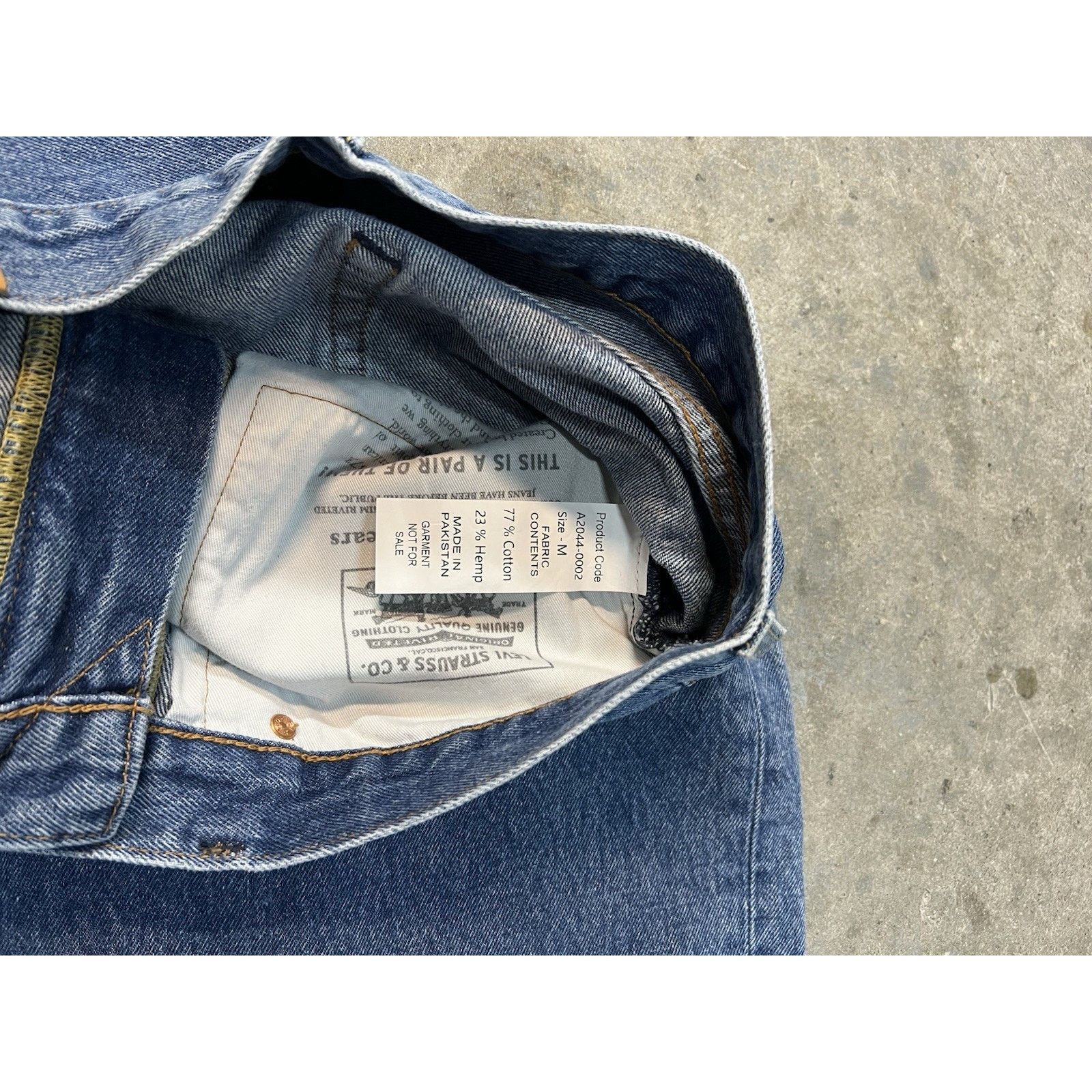 Levi's Levis Stay Baggy Tapered Jeans Blue 34x30 A2044 Sample NEW Size US 34 / EU 50 - 9 Thumbnail