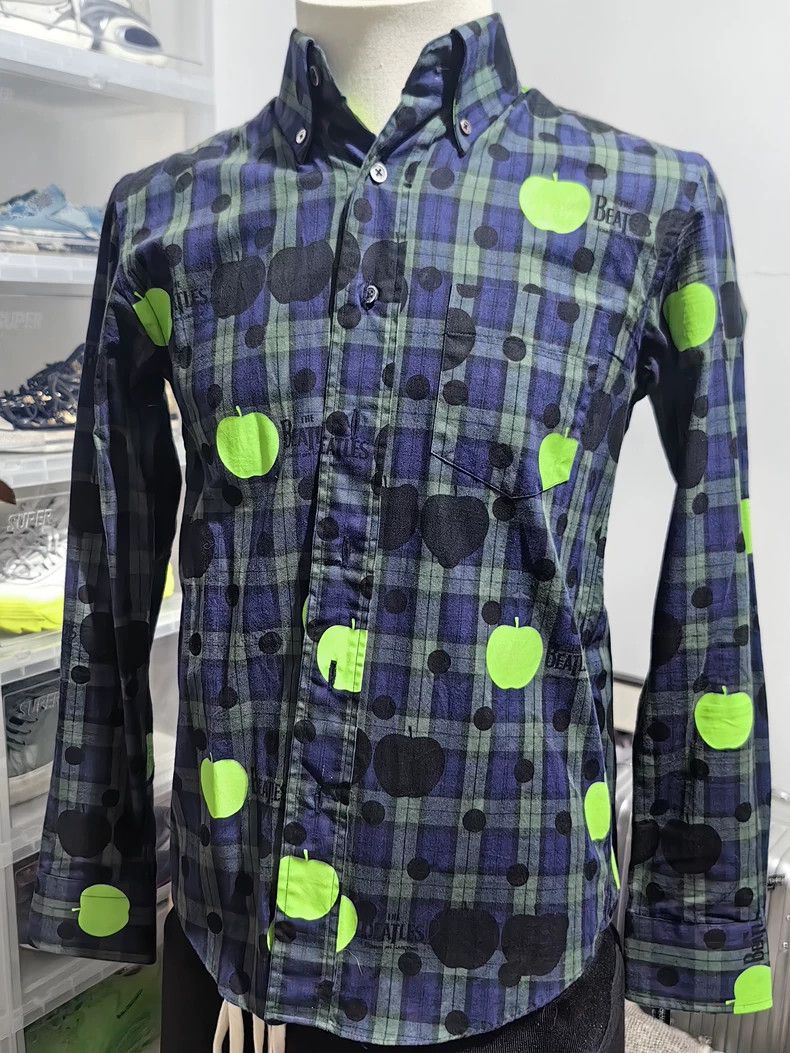 Comme des Garcons Comme Des Garcons The Beatles' Co-Branded Green Apple Prin Size US S / EU 44-46 / 1 - 3 Thumbnail