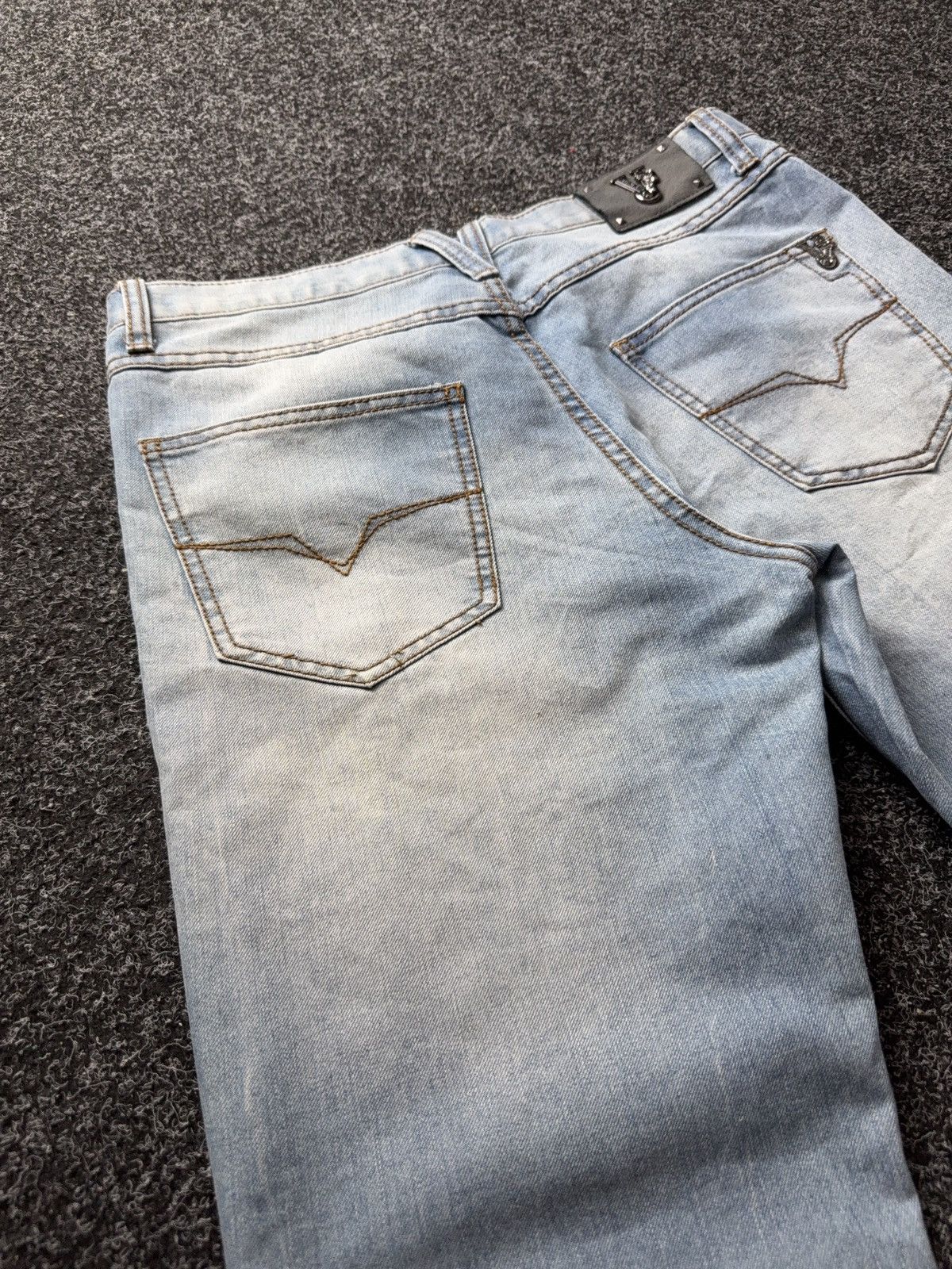 Versace Jeans Couture Luxury 00s Versace Jeans Slim Fit Light Wash Denim Jeans Size US 31 - 15 Thumbnail