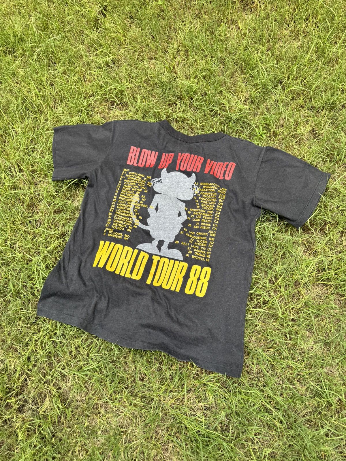 AC/DC Vintage 1988 ACDC World Tour T Shirt Size US M / EU 48-50 / 2 - 7 Thumbnail