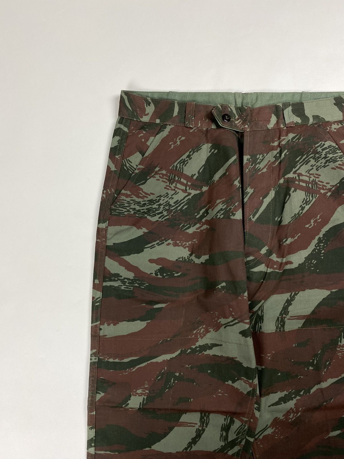 Vintage Vintage men’s Ailee Zipper Camo Hunting Pants Trousers Size US 31 - 8 Thumbnail