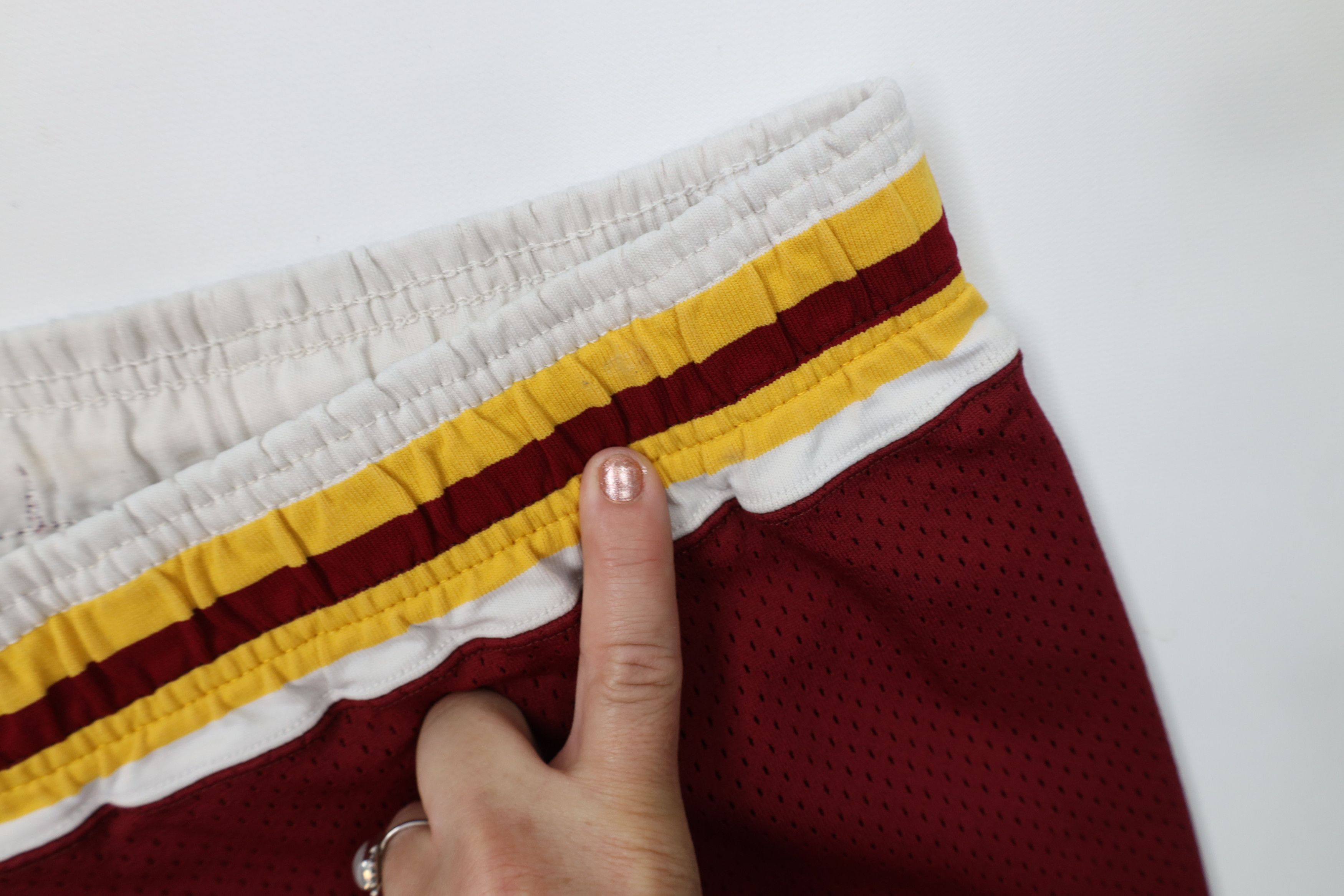Vintage Vintage 70s 80s Streetwear Heavyweight Basketball Shorts USA Size US 36 / EU 52 - 14 Thumbnail